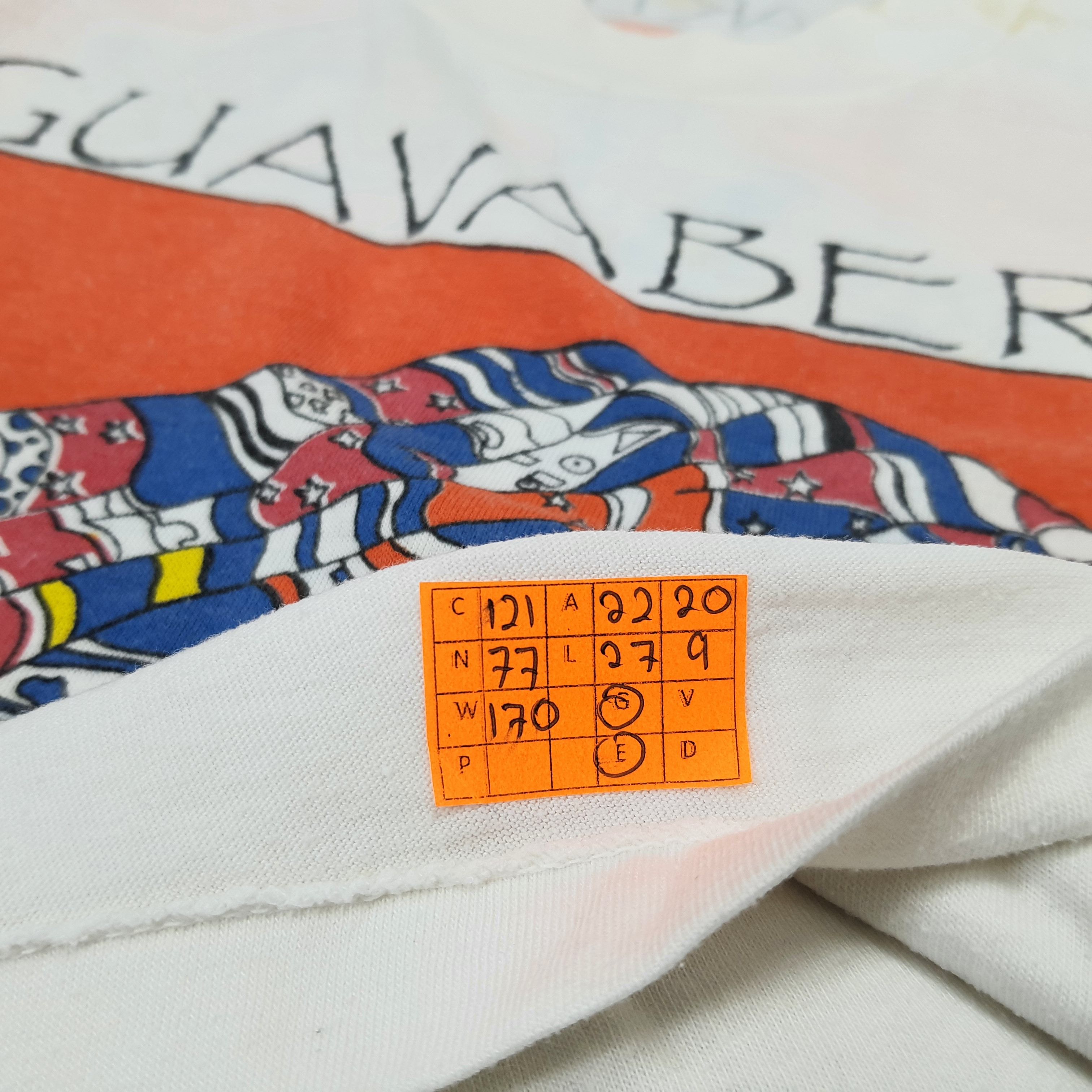 Vintage Sint Maarten Guavaberry Art T-shirt Size US L / EU 52-54 / 3 - 7 Thumbnail