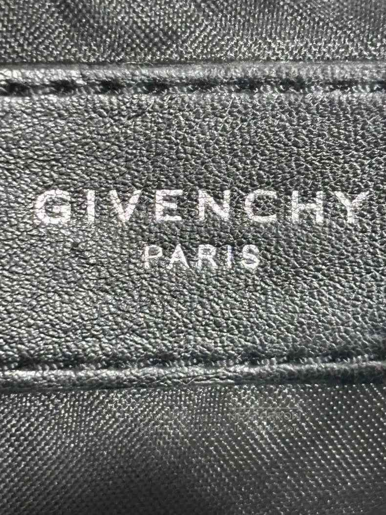 Givenchy Givenchy Dog Head Envelope Pouch . Size ONE SIZE - 4 Thumbnail