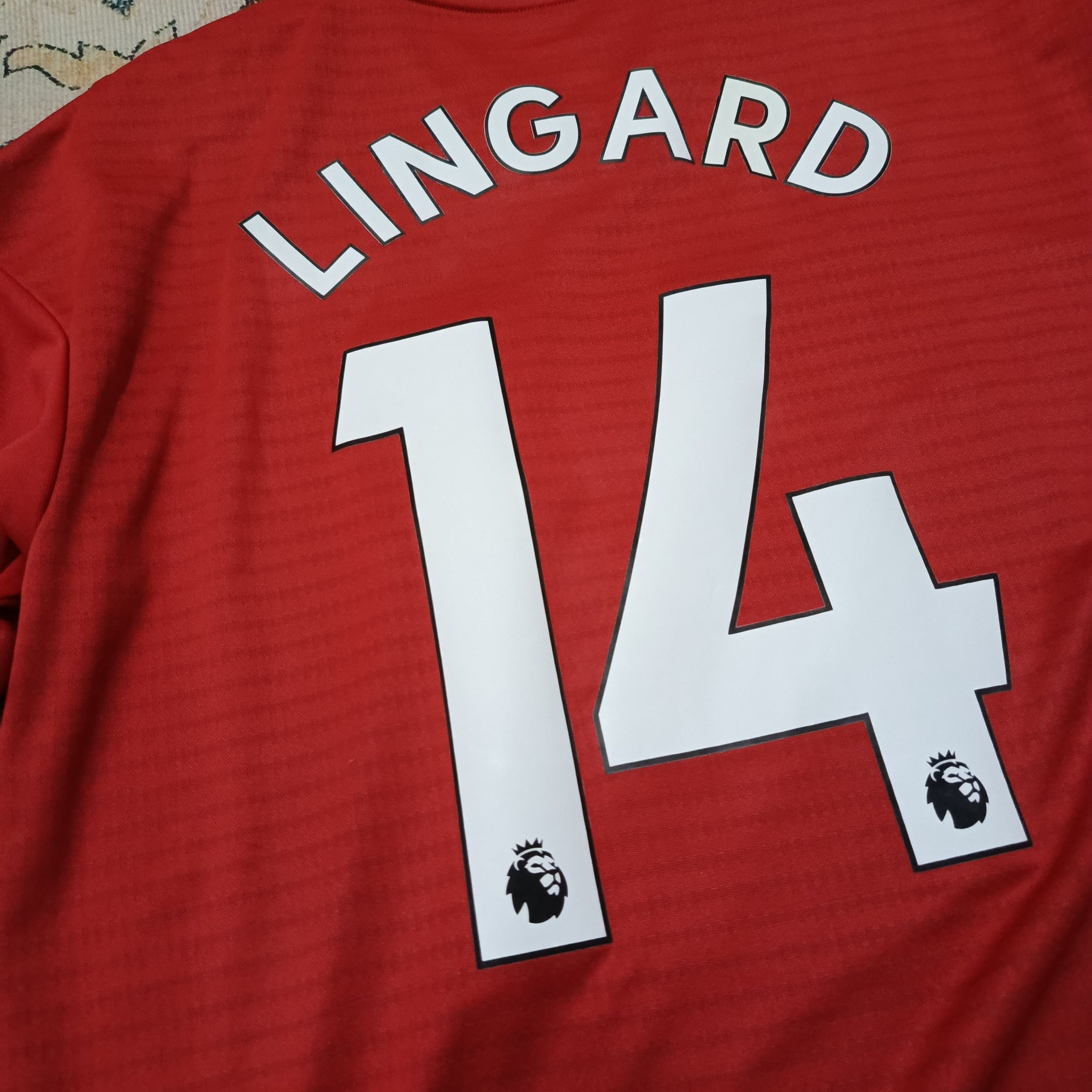 Adidas Manchester United 2018/2019 Home Shirt Size US M / EU 48-50 / 2 - 5 Thumbnail