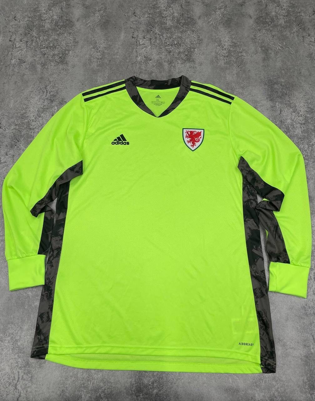 Nike Adidas Wales Men Goalkeeper 2020–2022 Football Shirt Green Size US XL / EU 56 / 4 - 1 Thumbnail