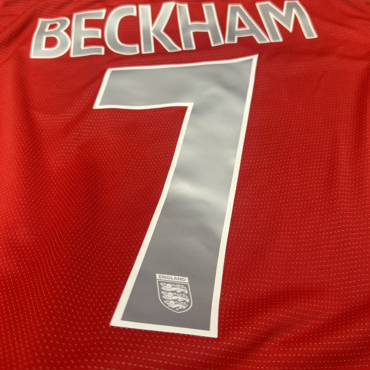 Umbro England Euro 2004 away shirt #7 Beckham Size US S / EU 44-46 / 1 - 6 Thumbnail