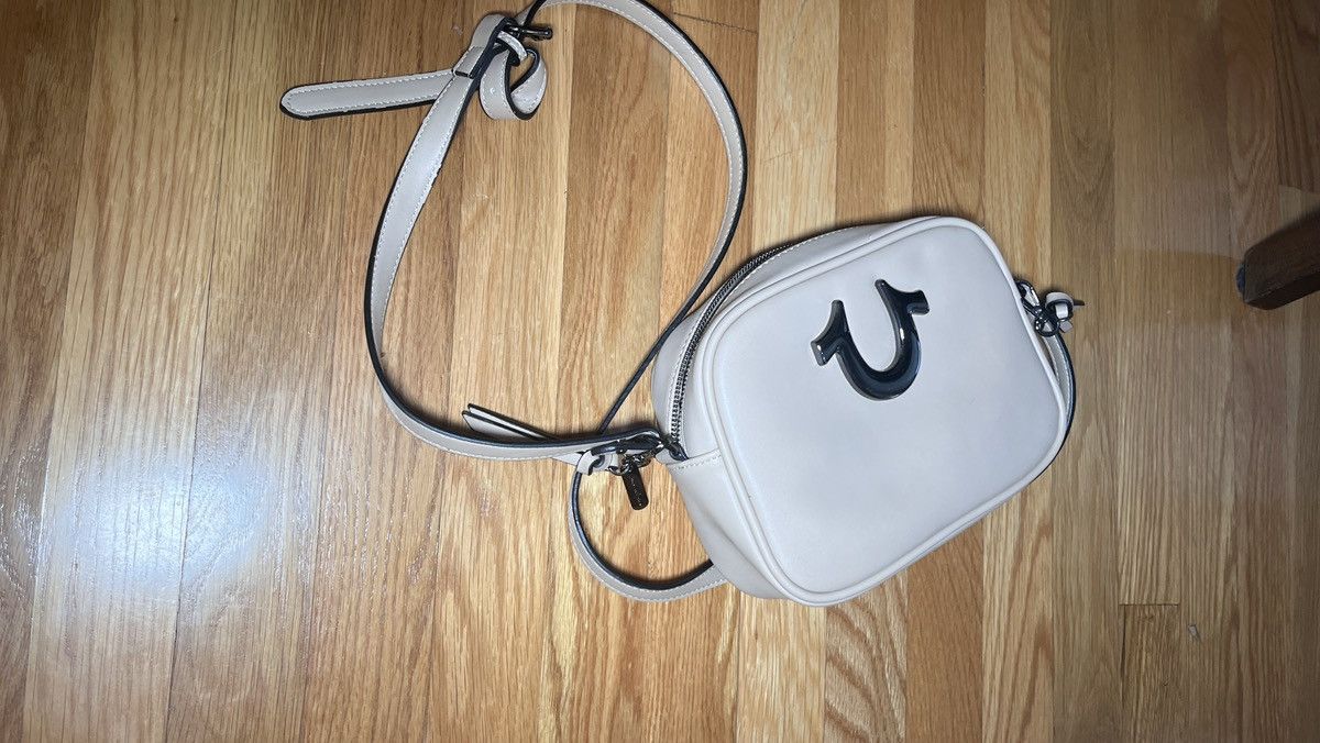 True Religion True Religion Beige Camera Crossbody Bag Size ONE SIZE - 6 Thumbnail