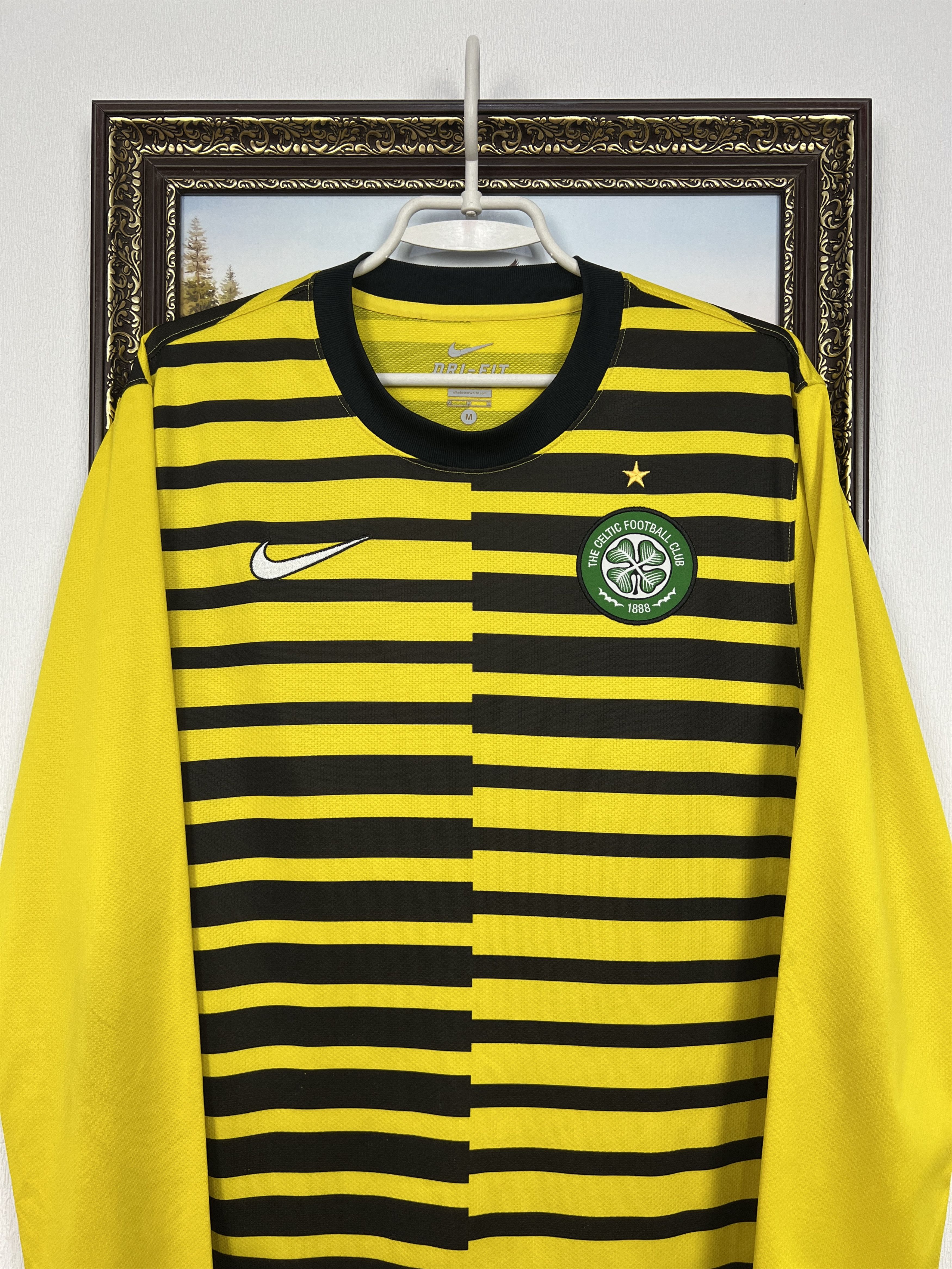 Nike Celtic Third football shirt 2011 Soccer Nike Long Sleeve Size US S / EU 44-46 / 1 - 2 Thumbnail