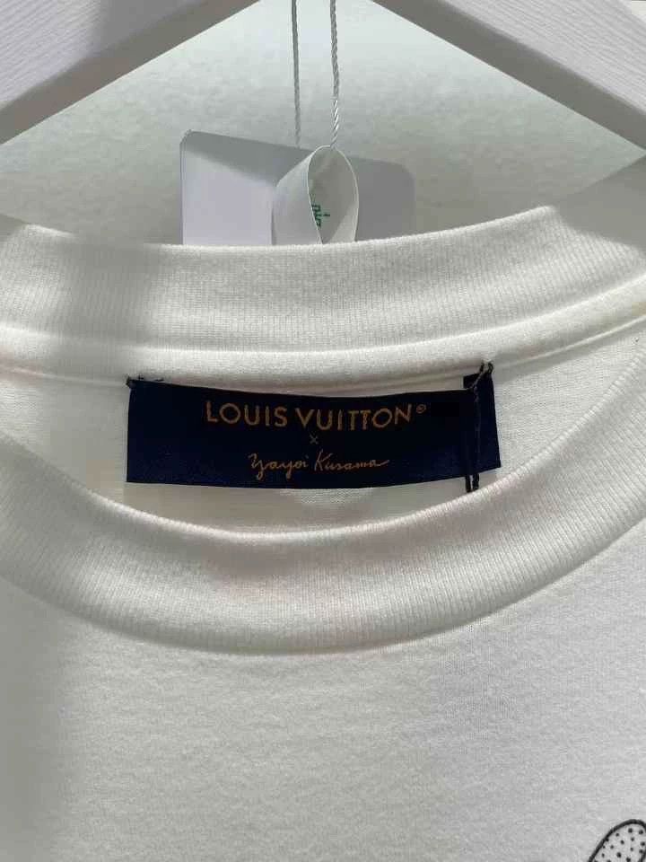 Louis Vuitton Louis Vuitton White Yayoi Kusama Short Sleeve 2501-Nextarro Size US M / EU 48-50 / 2 - 6 Thumbnail