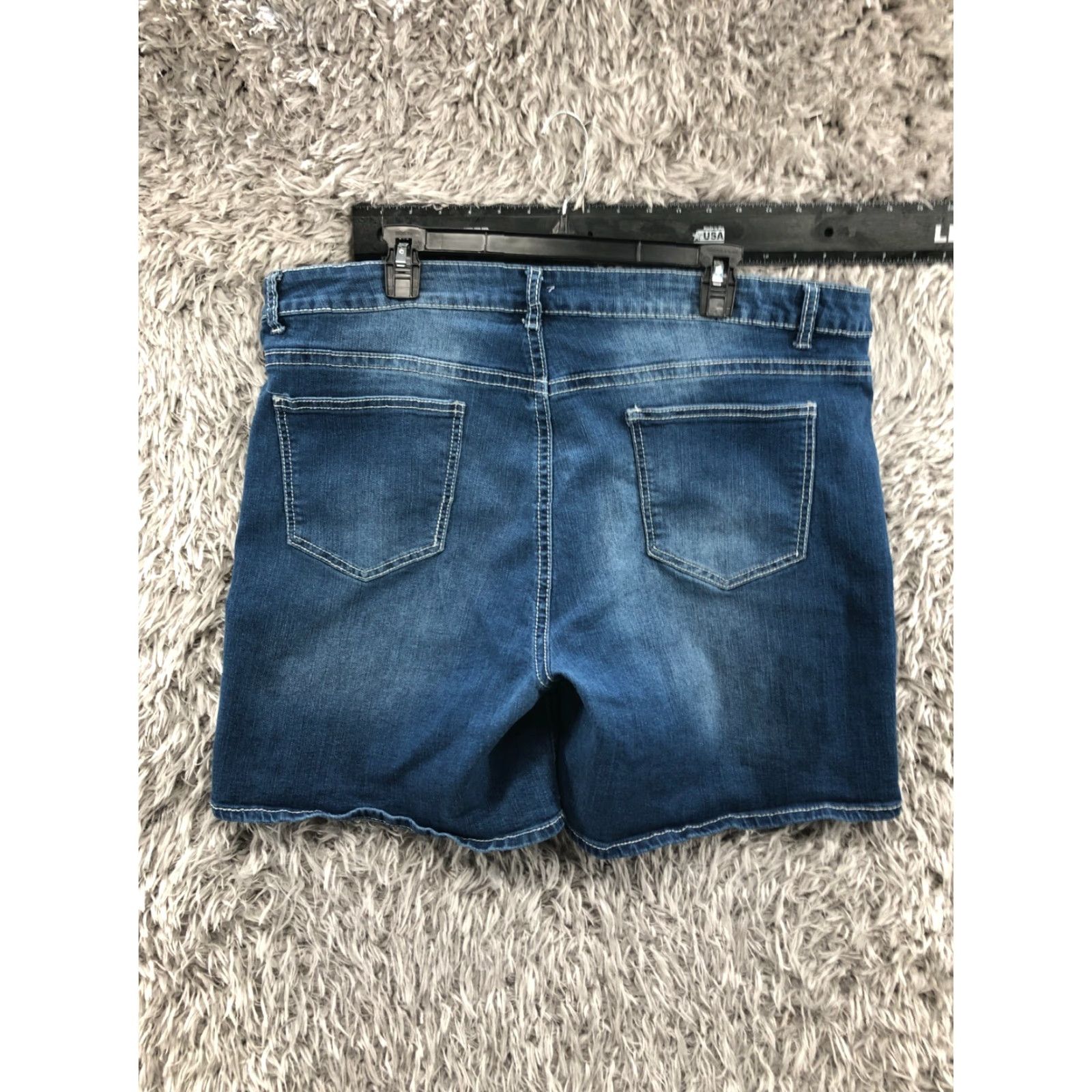 Vintage cg Shorts Womens Plus Size 22 Mid Rise Medium Wash Blue Size 40" / US 18 - 6 Thumbnail