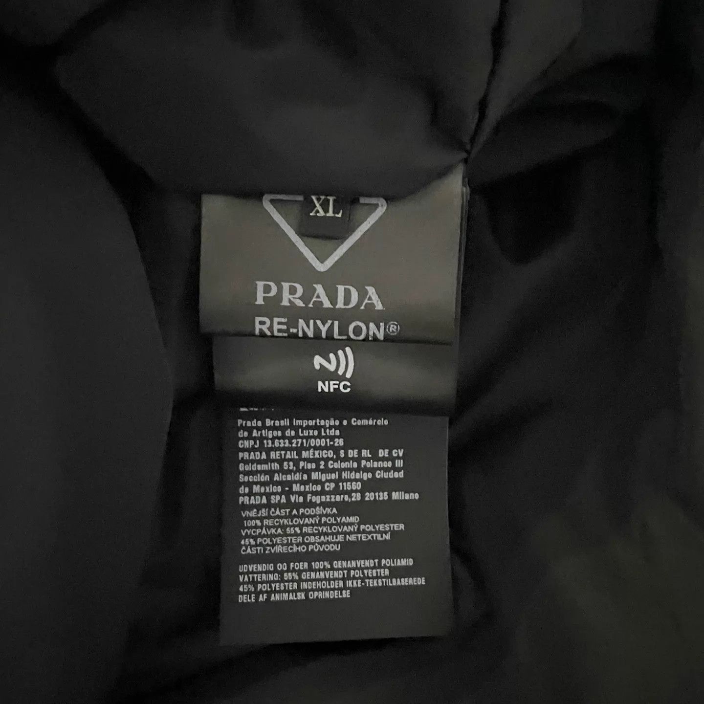 Prada Prada 25FW Black Triangle Logo Puffer Jacket XL Size US XL / EU 56 / 4 - 4 Thumbnail