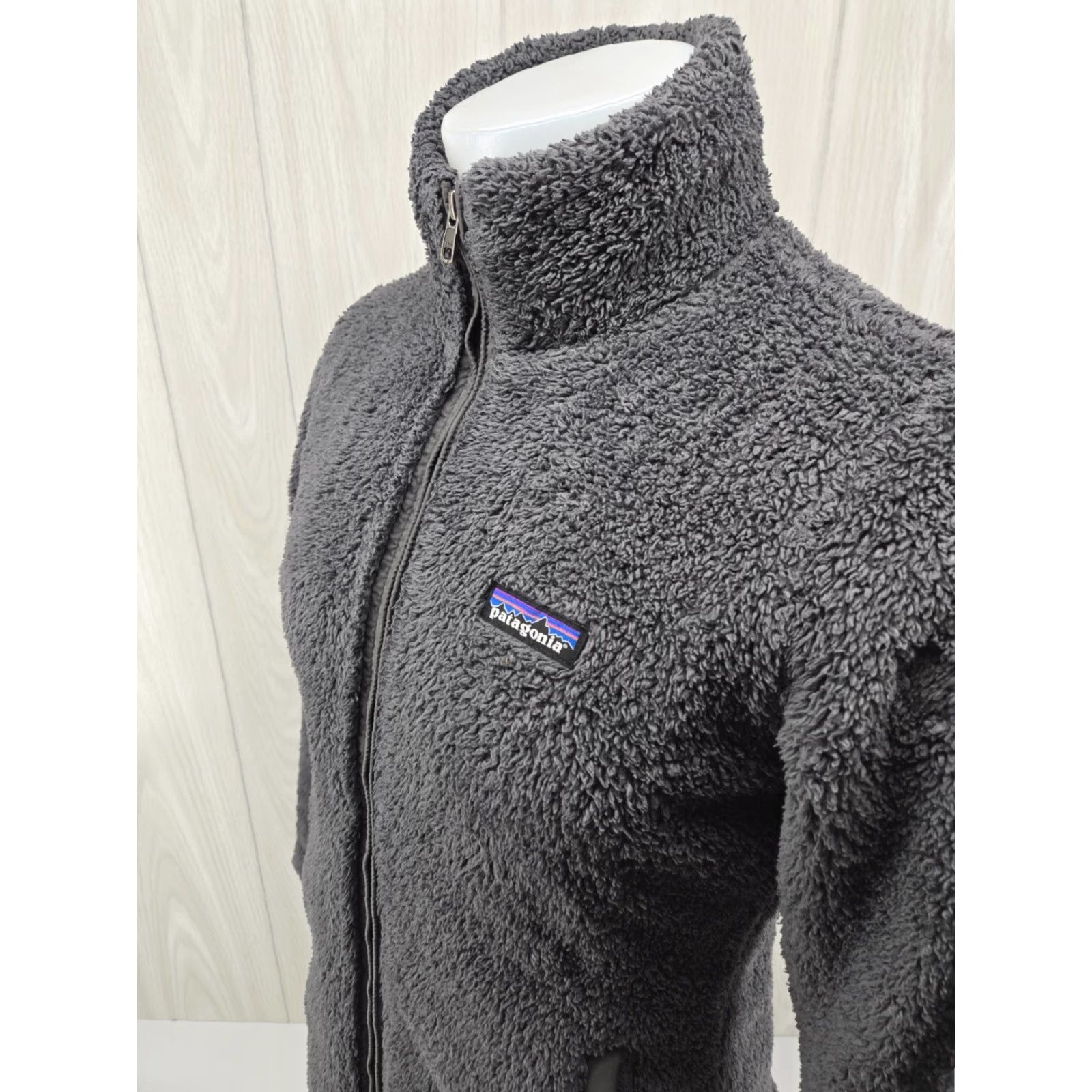 Patagonia Patagonia Womens Jacket Size Medium Full Zip Fleece Gray Style Logo Casual Jacket Womens Medium Gray Size M / US 6-8 / IT 42-44 - 5 Thumbnail
