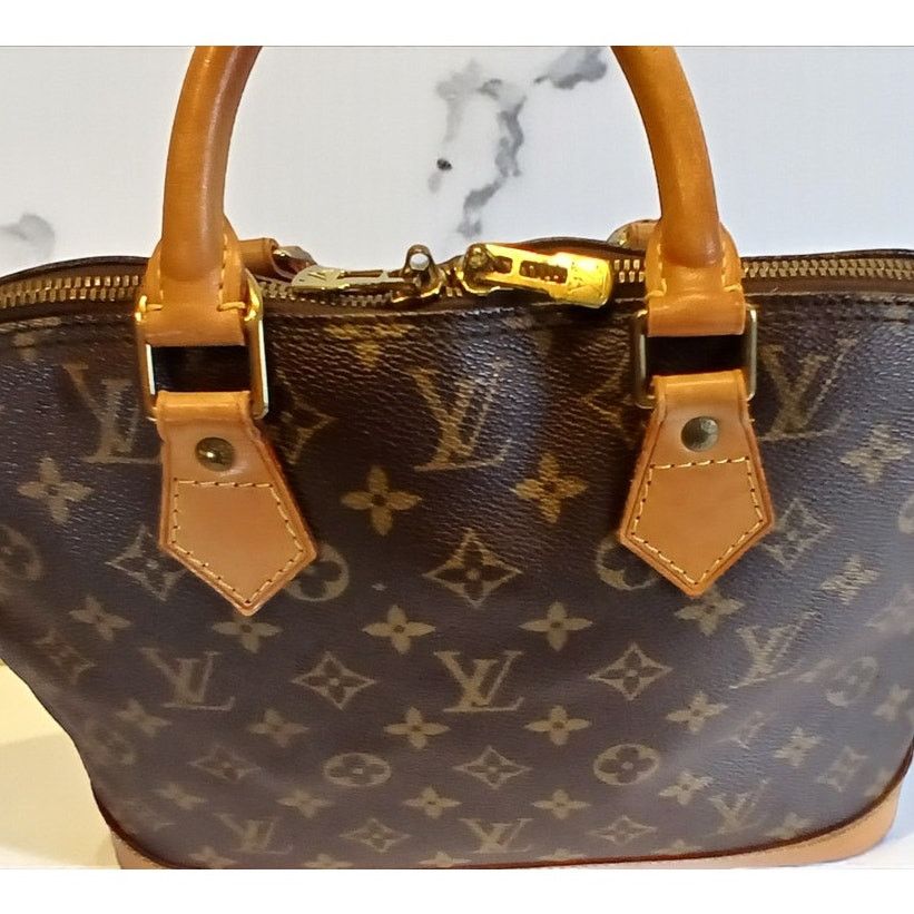 Louis Vuitton Louis Vuitton Alma PM Monogram Handbag - Vintage Authentic Size ONE SIZE - 16 Thumbnail