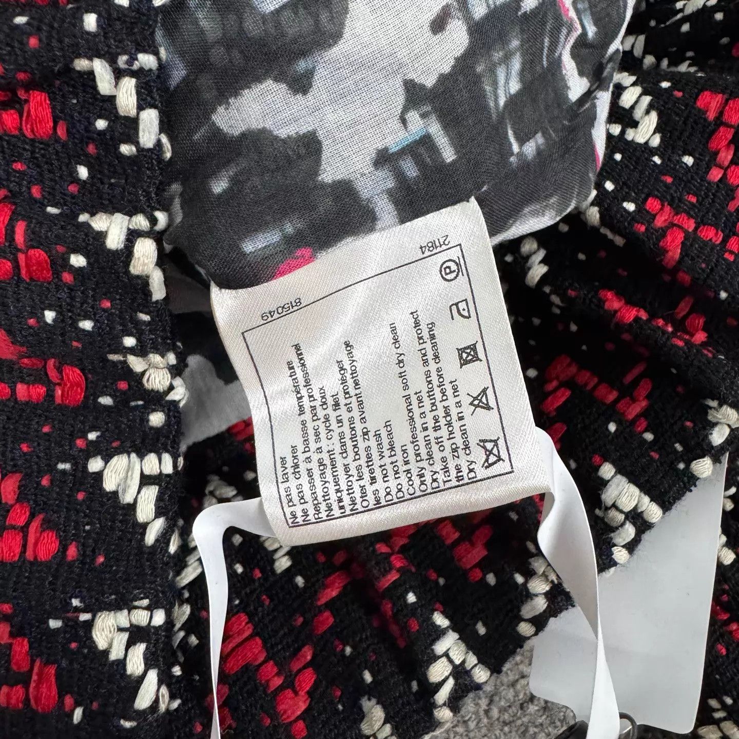 Chanel Chanel Red/Black/White Zigzag Tweed Short Jacket 40 Size M / US 6-8 / IT 42-44 - 6 Thumbnail