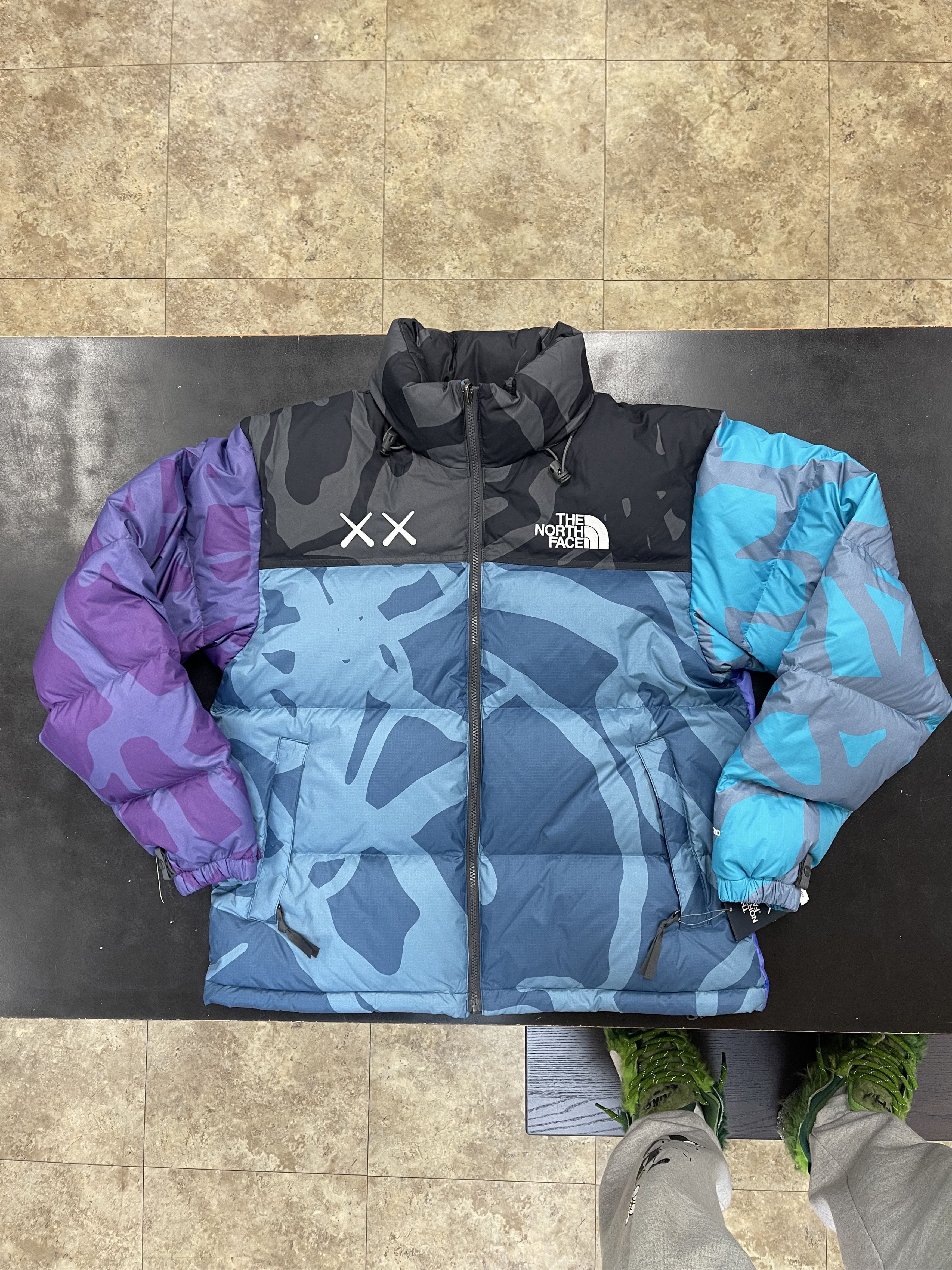 Kaws × The North Face KAWS x North Face Retro 96 Jacket Monterey Blue Nuptse Print Size US M / EU 48-50 / 2 - 1 Thumbnail
