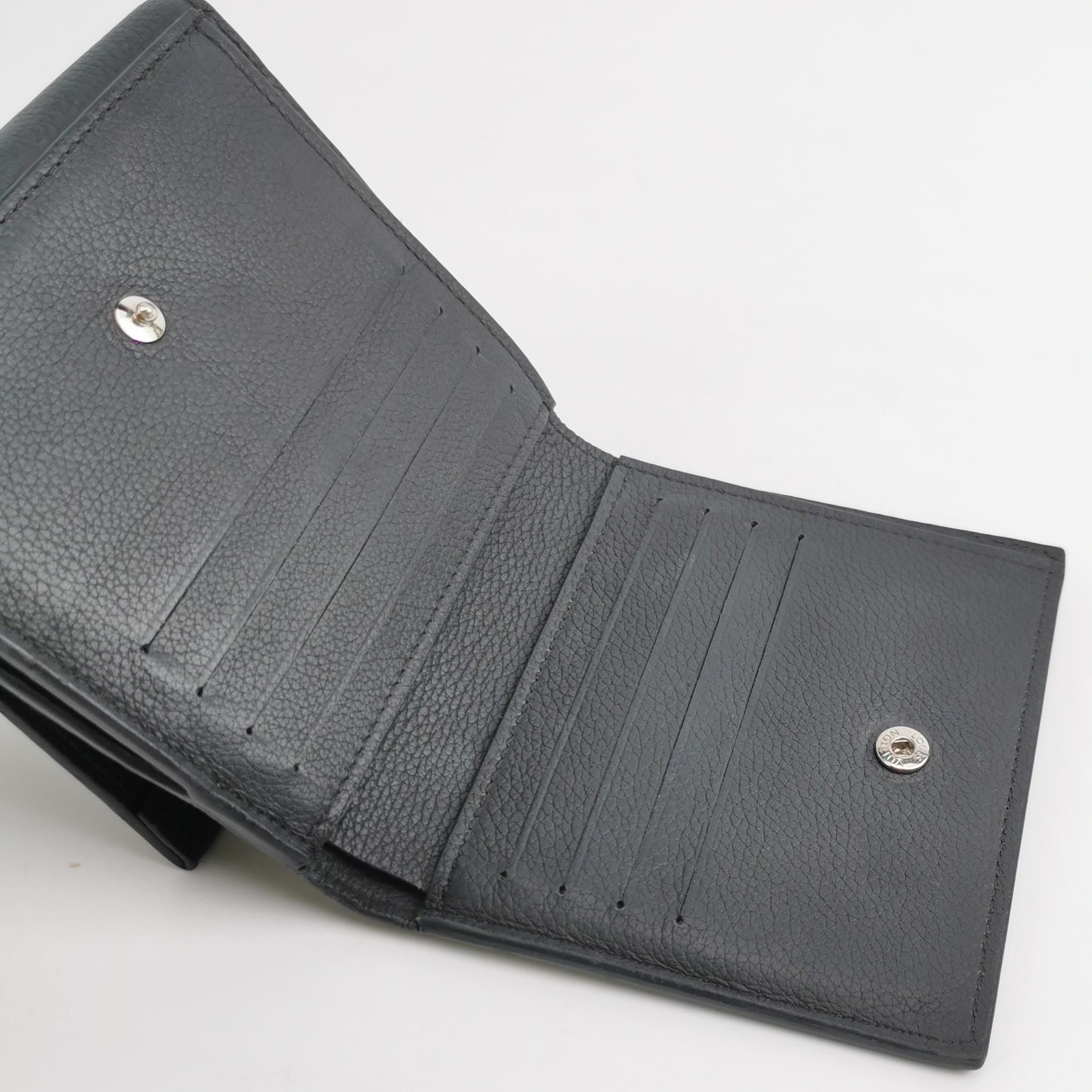 Louis Vuitton Louis Vuitton (LV) Lockme leather solid color LV letter log Size ONE SIZE - 2 Thumbnail