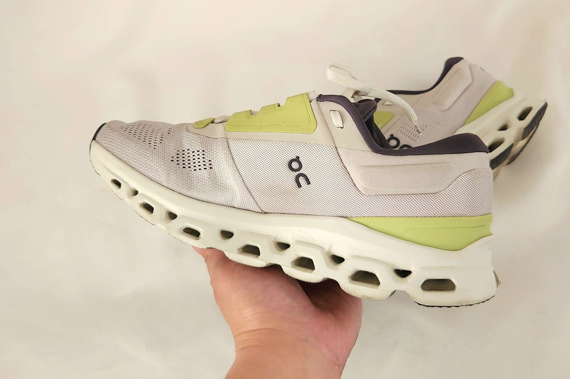 On ON CLOUDSTRATUS 3 On Cloudstratus 3 3MD30112143 Pearl Ivory Size US 8.5 / EU 41-42 - 11 Thumbnail