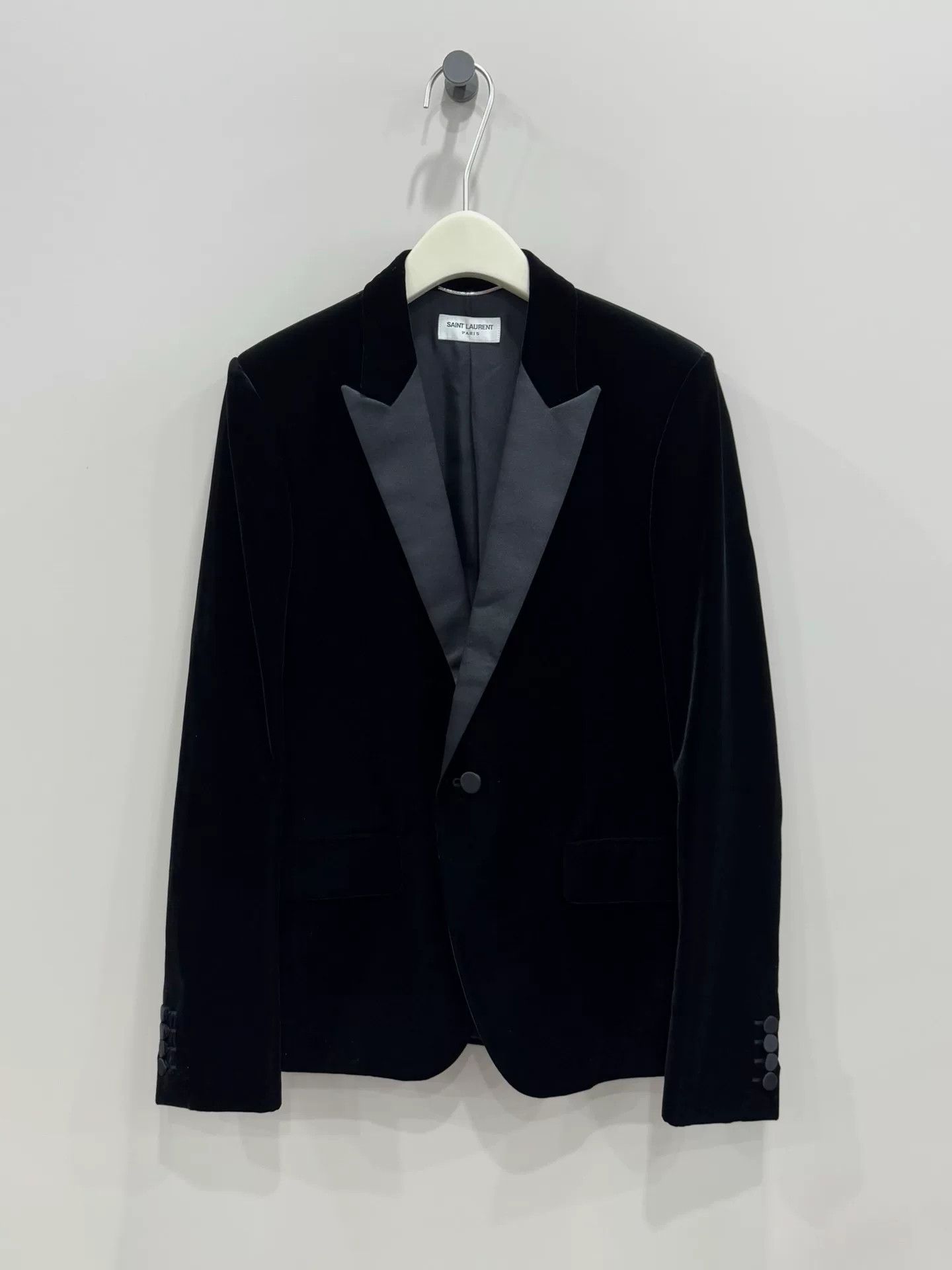 Saint Laurent Paris black velvet smoking suit from Saint Laurent Size US M / EU 48-50 / 2 - 1 Thumbnail