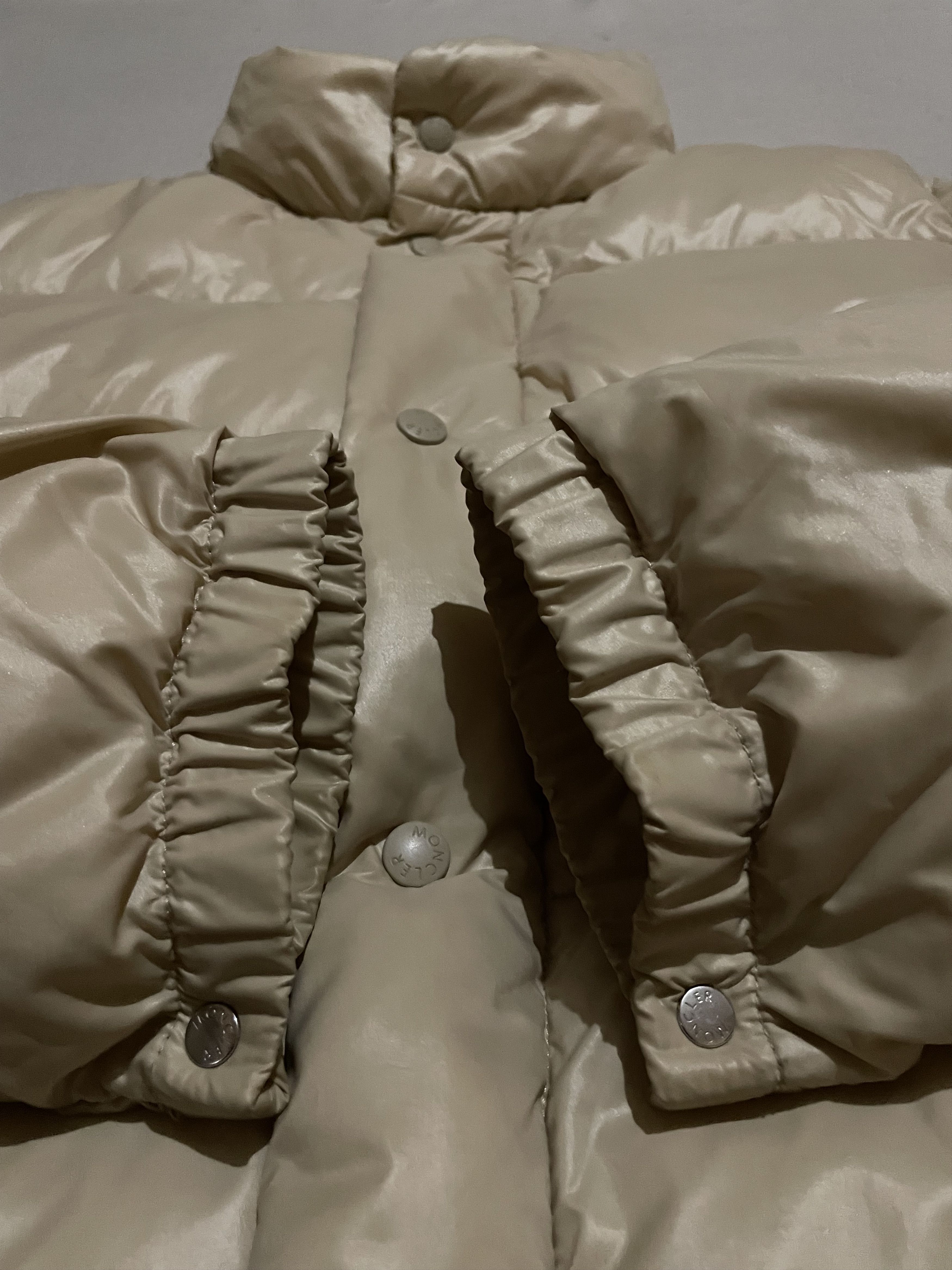 Moncler Vintage Biege Moncler Puffer Down Jacket | S-M size Size US M / EU 48-50 / 2 - 9 Thumbnail