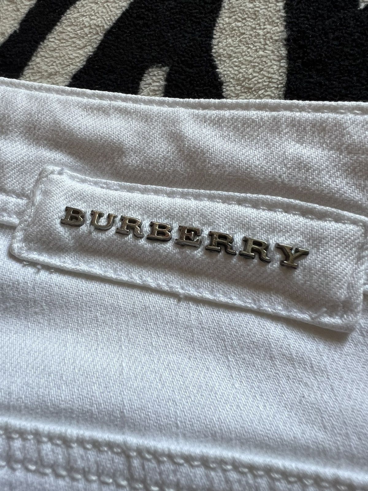 Burberry Burberry Brit Women’s Buckingham Skinny Leg Size 26 White Size 26" / US 2 / IT 38 - 14 Thumbnail