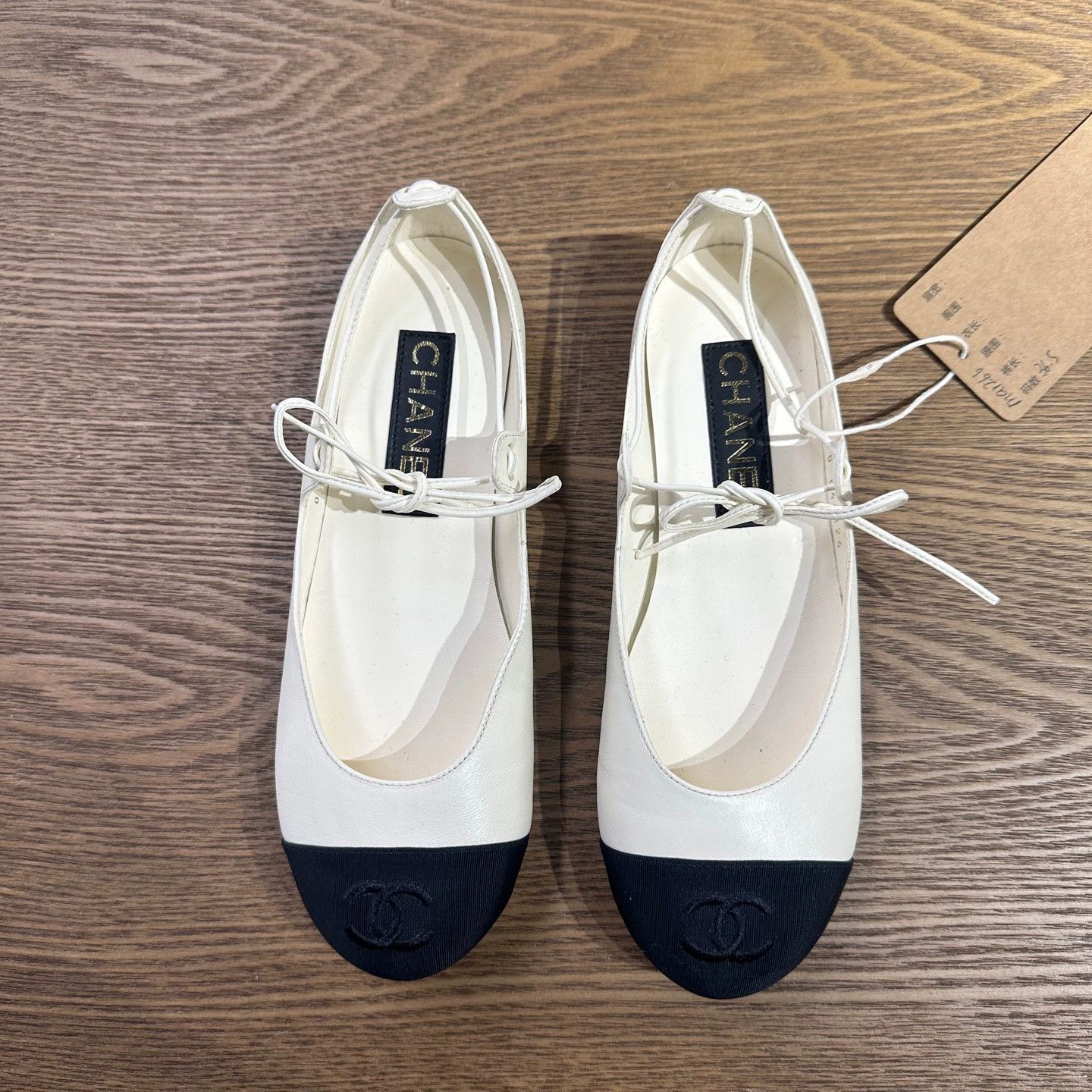Chanel Chanel 25P Colorblock Logo Mary Janes 36.5 Size US 6 / IT 36 - 2 Thumbnail