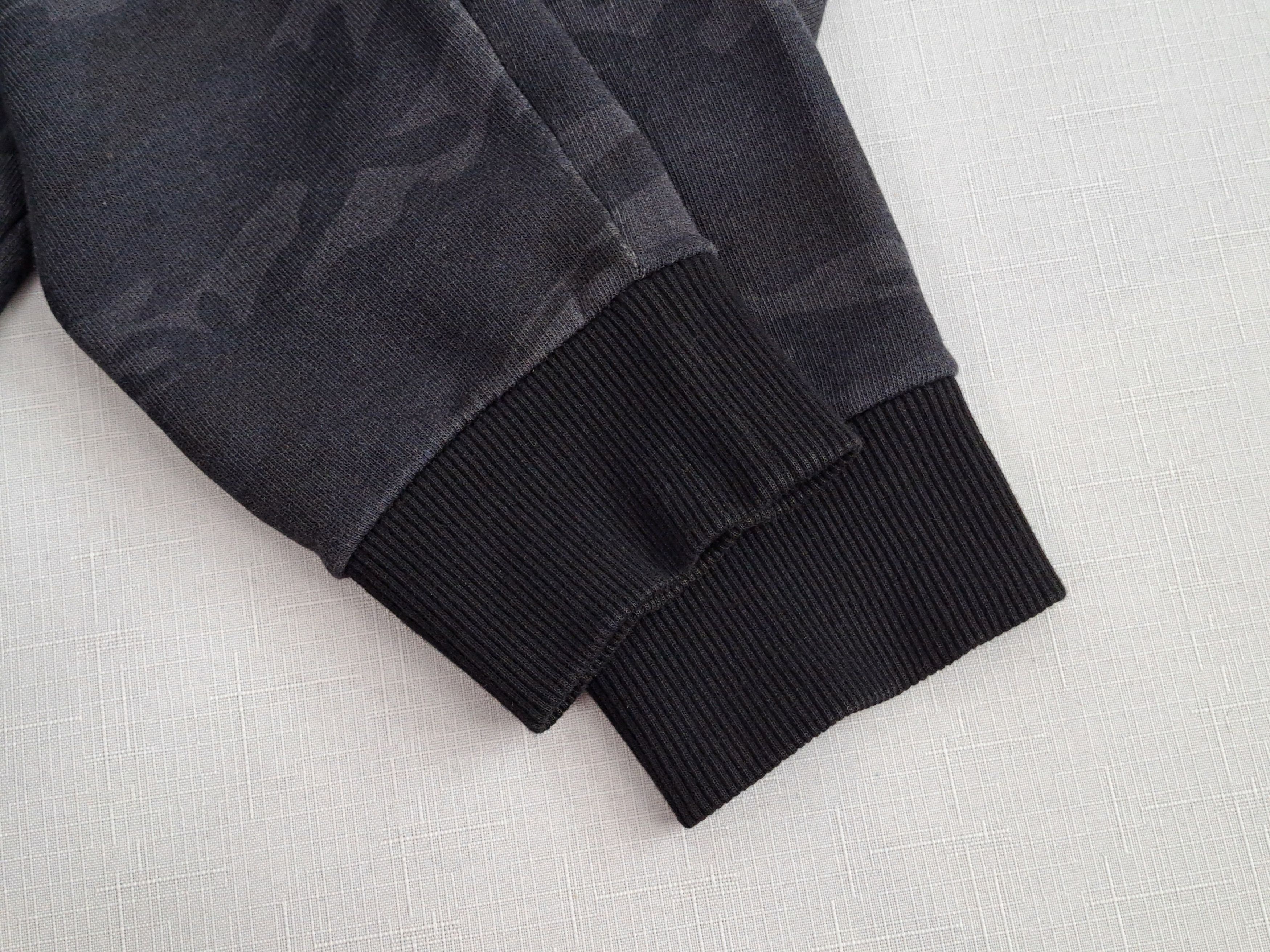 Saint Laurent Paris Saint Laurent Paris camo star crew sweatshirt. Size S Size US S / EU 44-46 / 1 - 10 Thumbnail