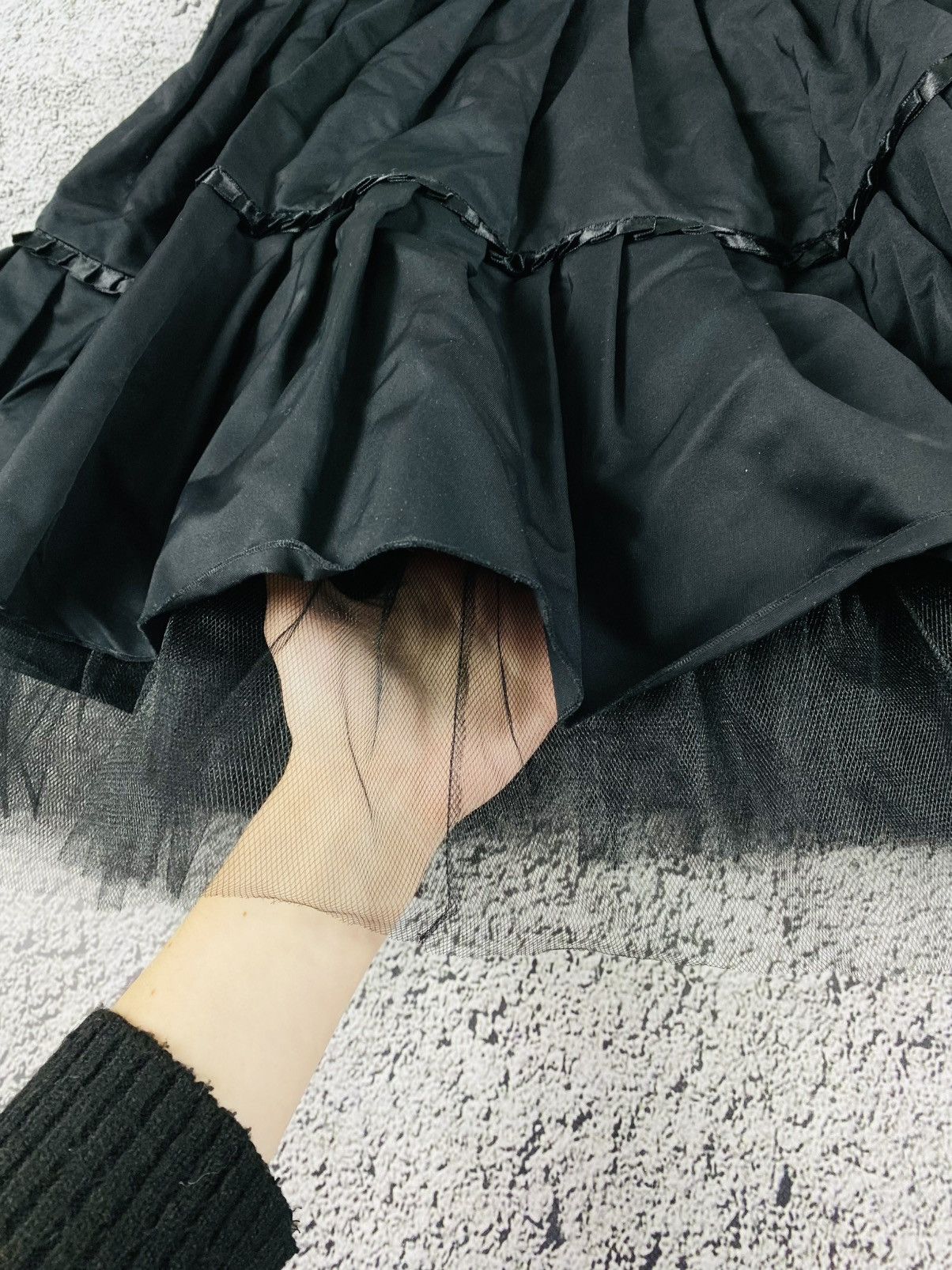 Japanese Brand Vintage Y2K mesh lush pleated midi skirt 00s gothic opium Size 30" / US 8 / IT 44 - 2 Thumbnail