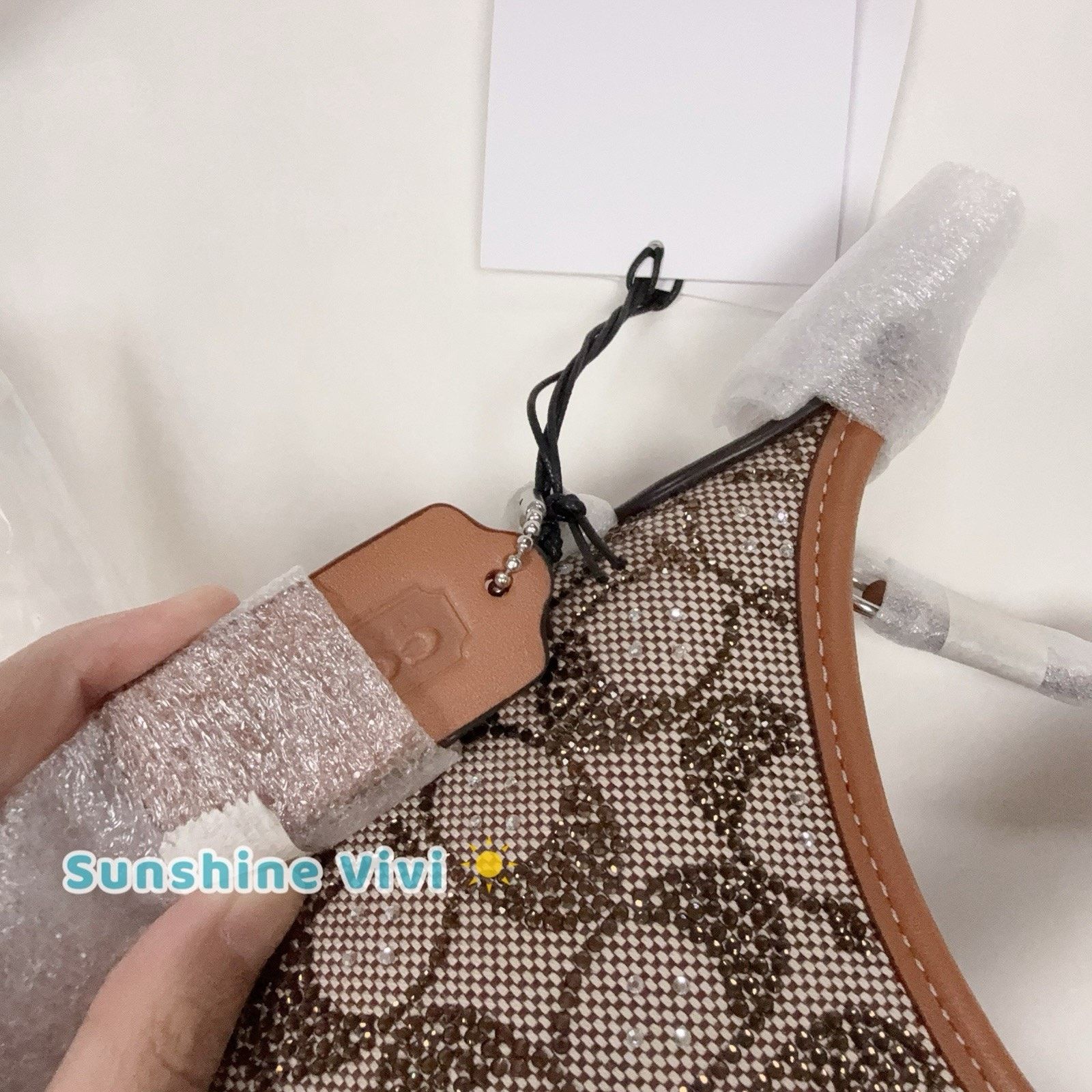 Coach NWT Coach Hamptons Hobo Bag Crystal CW654 Burnished Amber Size ONE SIZE - 8 Thumbnail