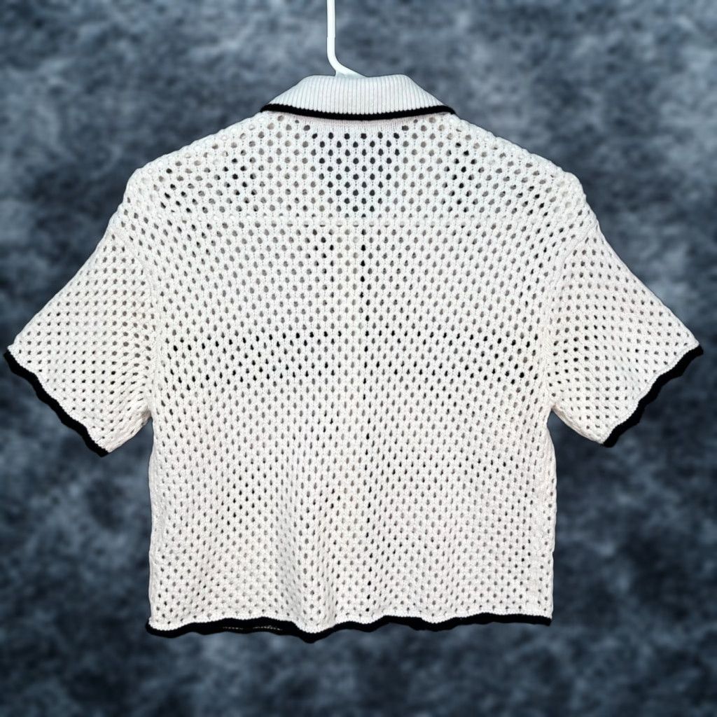 Abercrombie & Fitch Abercrombie & Fitch White Cropped Knit Cardigan Short Sleeve w/ Black Trim Small Womens XS? Size S / US 4 / IT 40 - 1 Thumbnail
