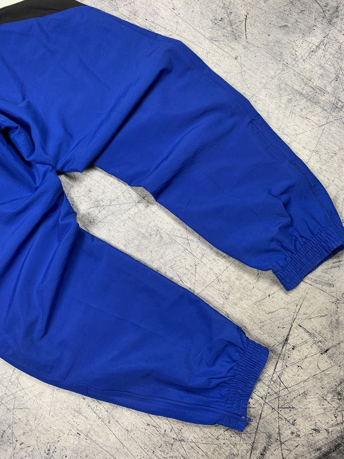 Adidas Vintage Adidas Blue Retro Nylon Suit Sweatpants Size 36 90’s Size US 36 / EU 52 - 12 Thumbnail