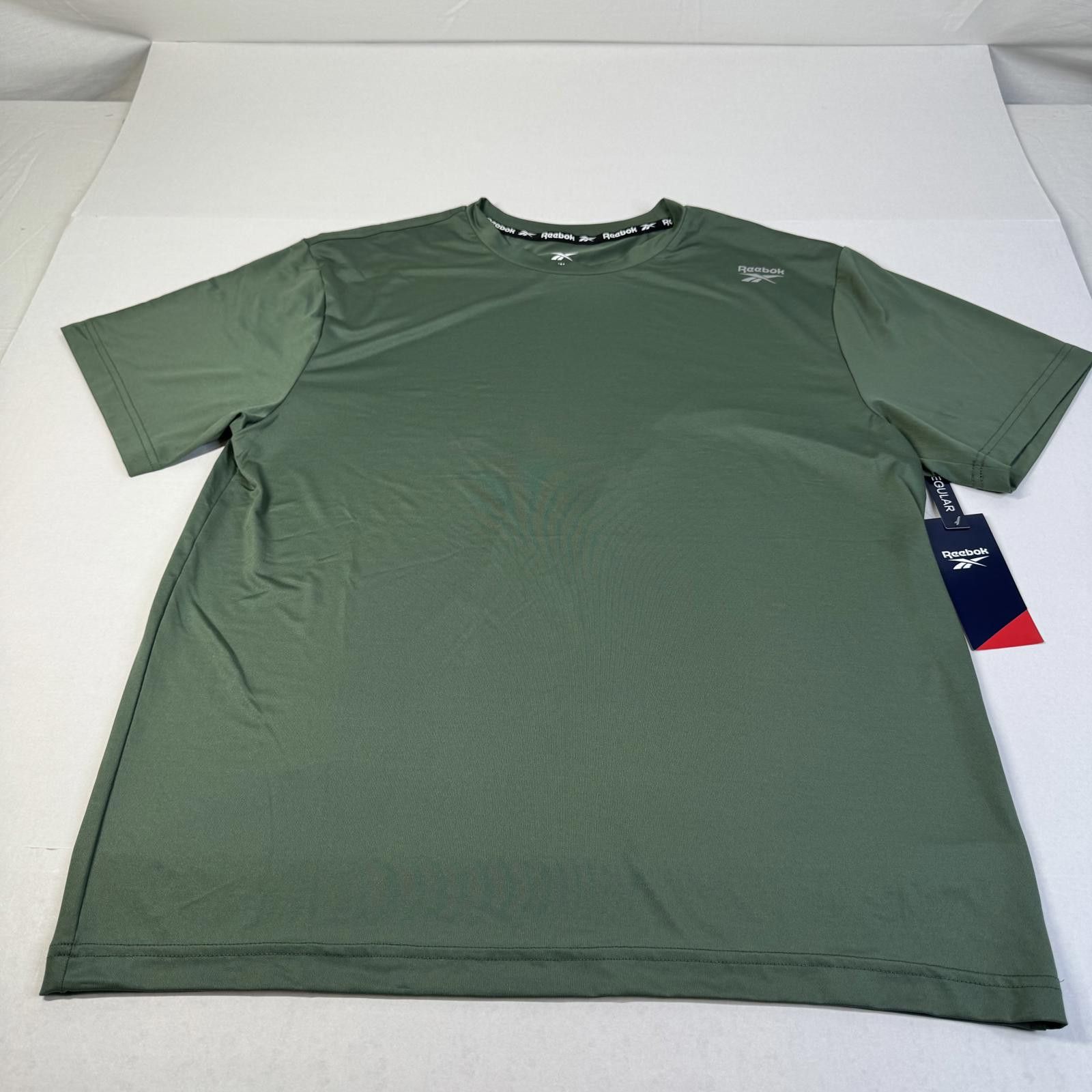 Reebok Reebok Men’s Duck Green Vector Bolt Top With Tag Size M Size US M / EU 48-50 / 2 - 1 Thumbnail