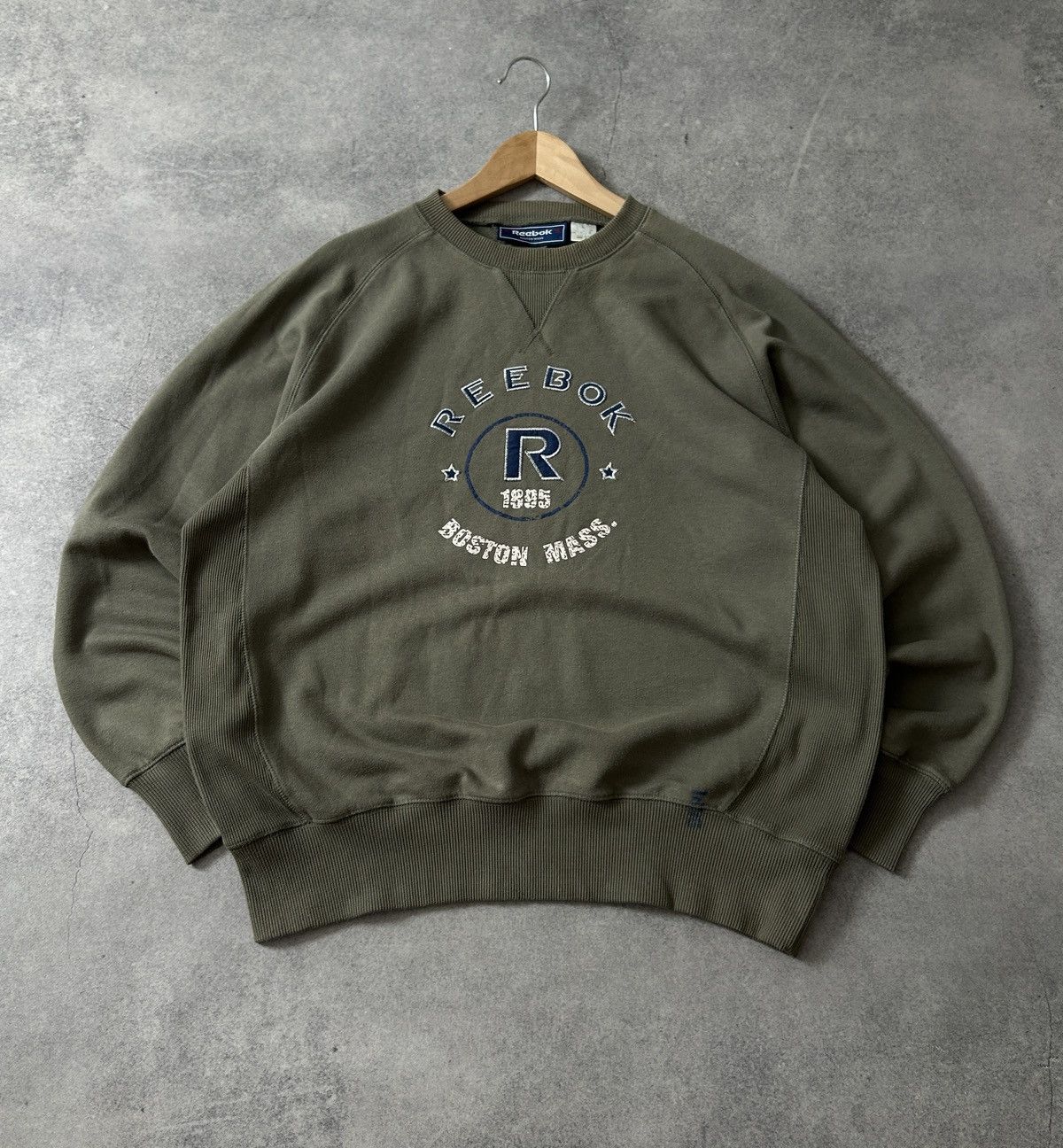 Reebok Vintage Reebok Boston mass big logo sweatshirt mens Size US L / EU 52-54 / 3 - 2 Thumbnail
