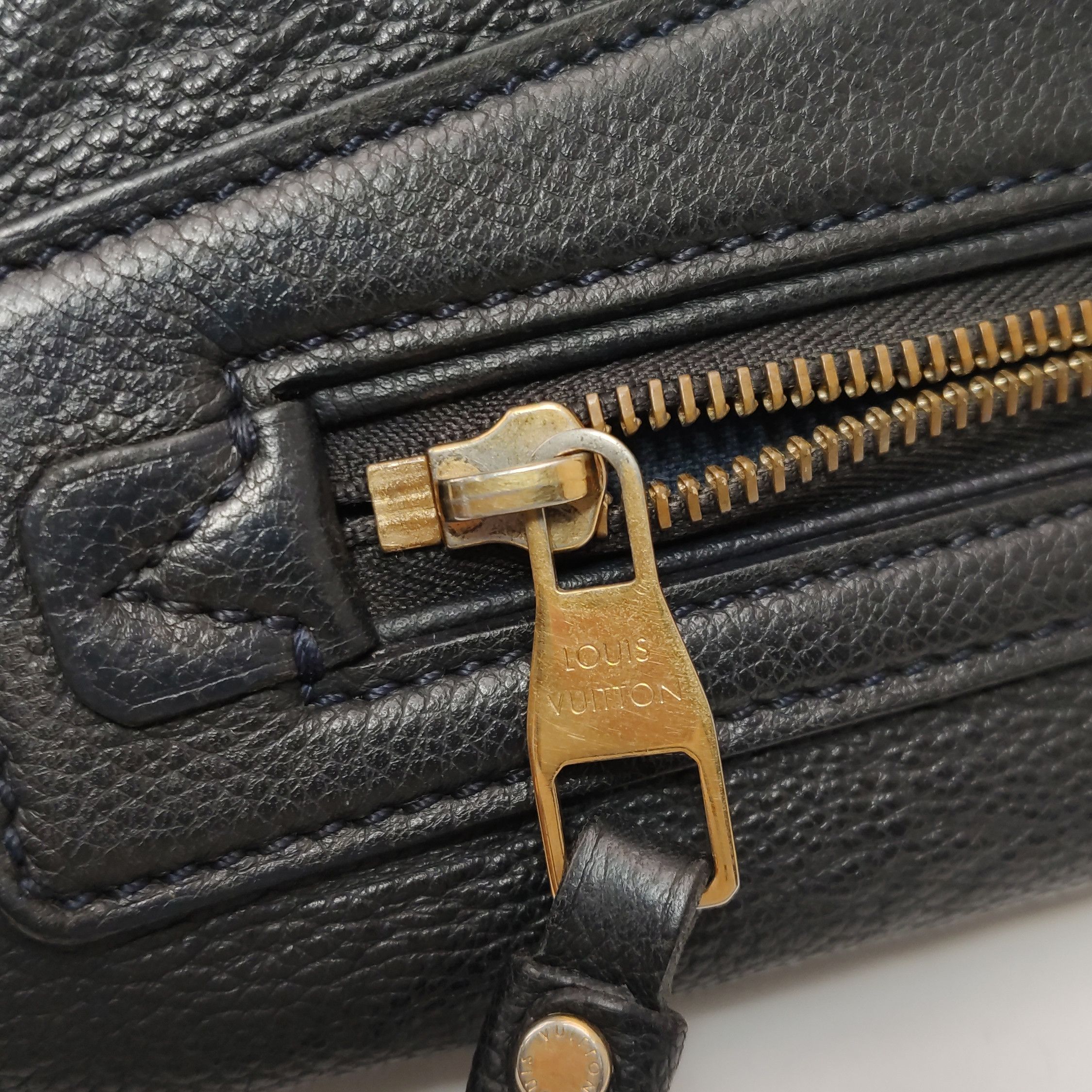 Louis Vuitton Louis Vuitton (LV) Empreinte leather solid color embossed m Size ONE SIZE - 3 Thumbnail