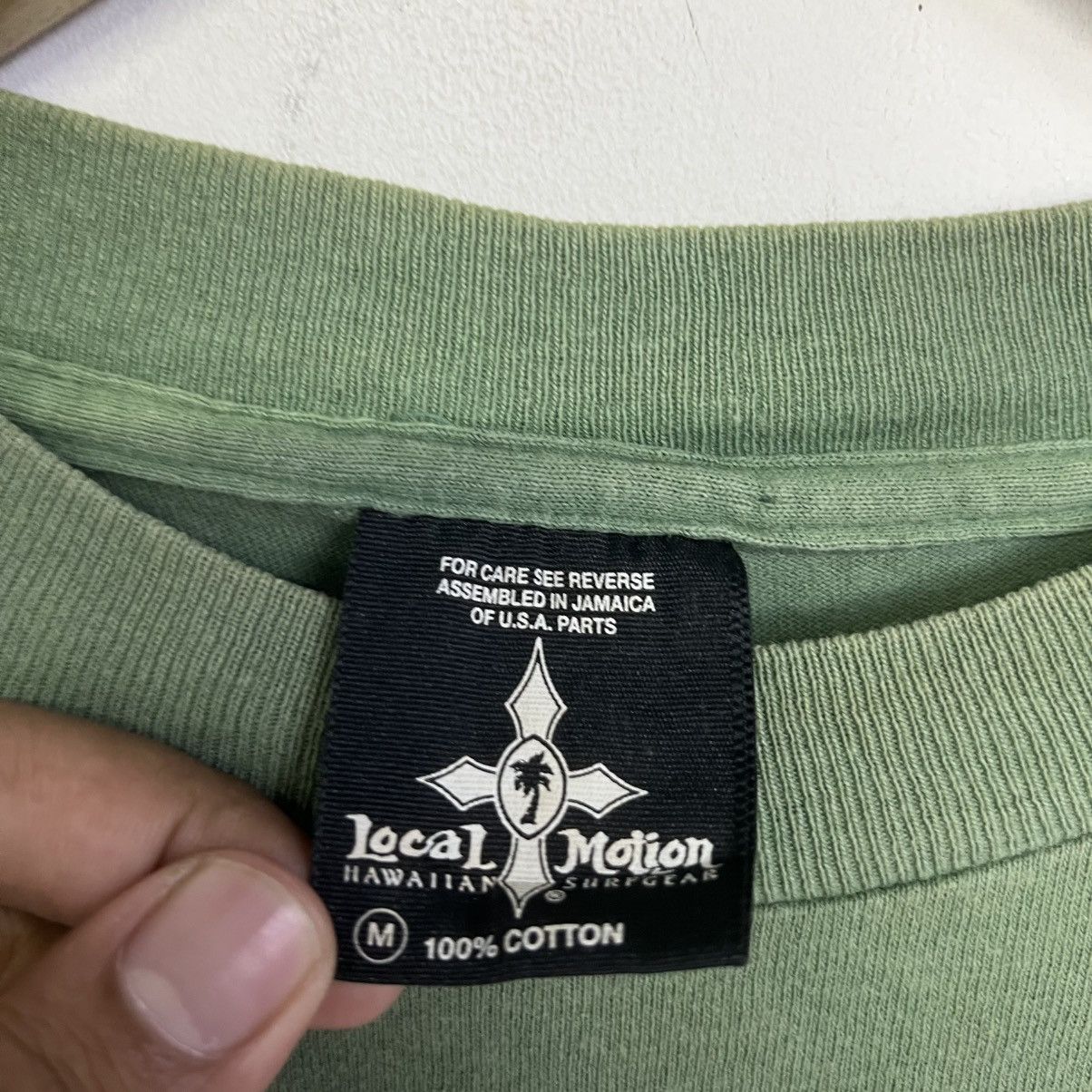 LOCAL MOTION 90 SURFING HAWAII BACKHITT TSHIRT