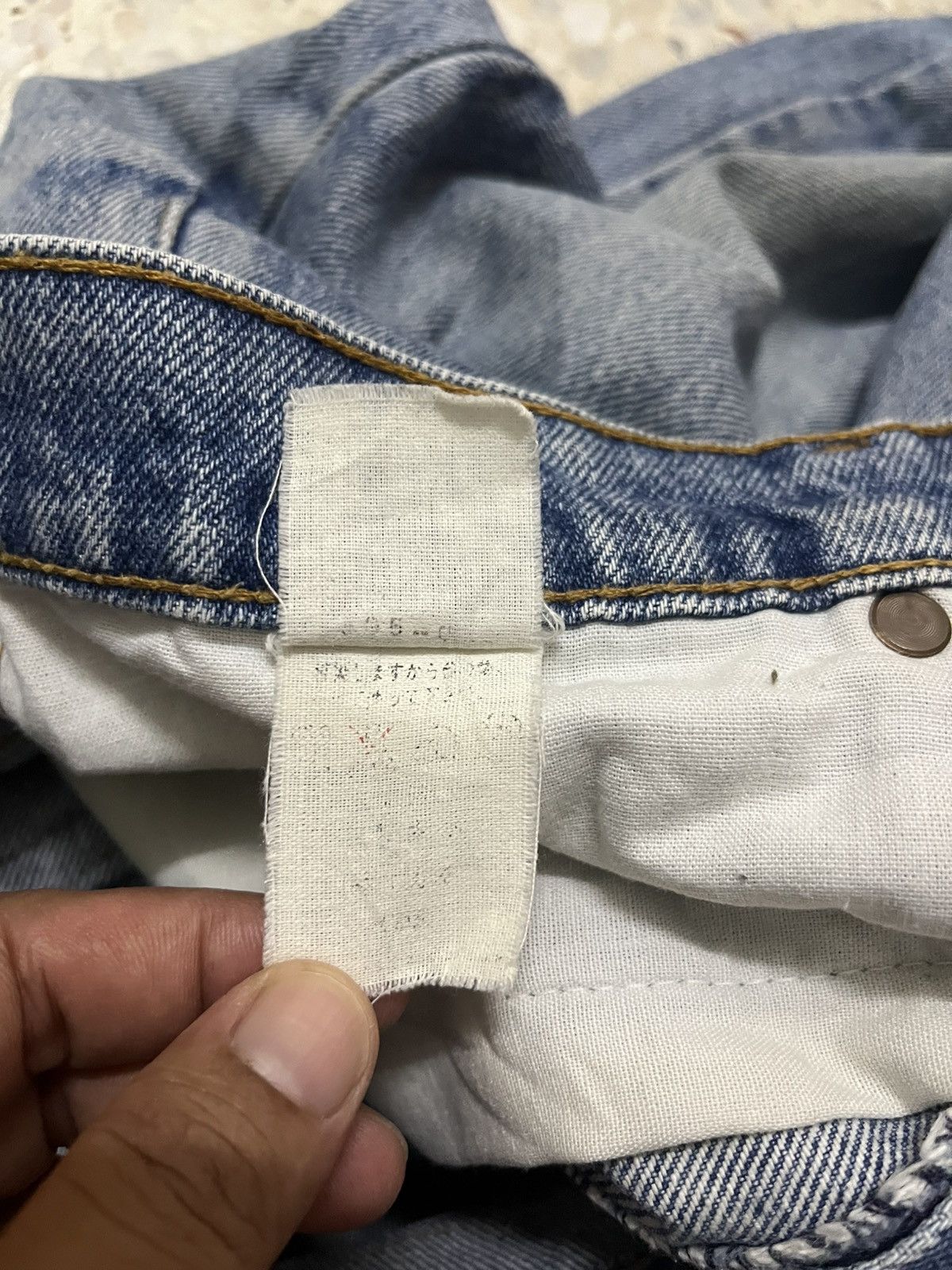 Levi's Vintage Clothing Vintage Levi’s 505 distressed 90s light blue wash jeans Size US 32 / EU 48 - 7 Thumbnail