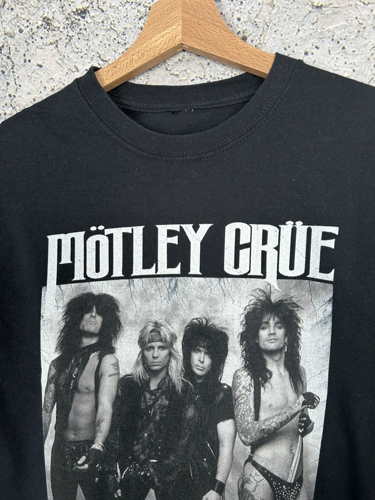 Band Tees Motley Crue Vintage Rock Band Tee Graphic Metal Size US M / EU 48-50 / 2 - 3 Thumbnail