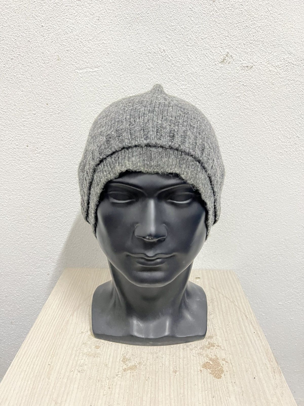 Zara ZARA Plain Beanie Hat Size ONE SIZE - 2 Thumbnail