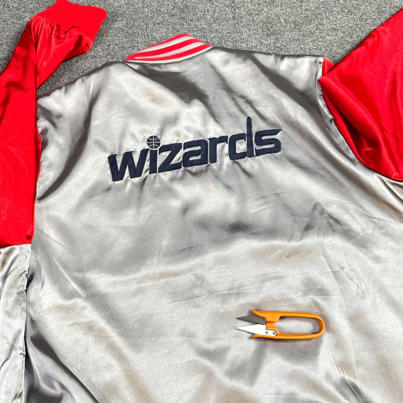 Adidas Adidas Jacket 2XL Silver Gray Washington Wizards Satin Double-Sided Snapfront Jacket Mens Size US XXL / EU 58 / 5 - 7 Thumbnail