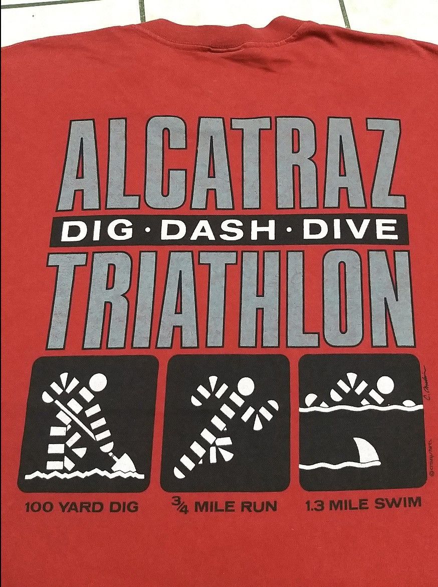Vintage VINTAGE 90'S ALCATRAZ TRIATHLON CRAZY SHIRTS T SHIRT Size US L / EU 52-54 / 3 - 3 Thumbnail