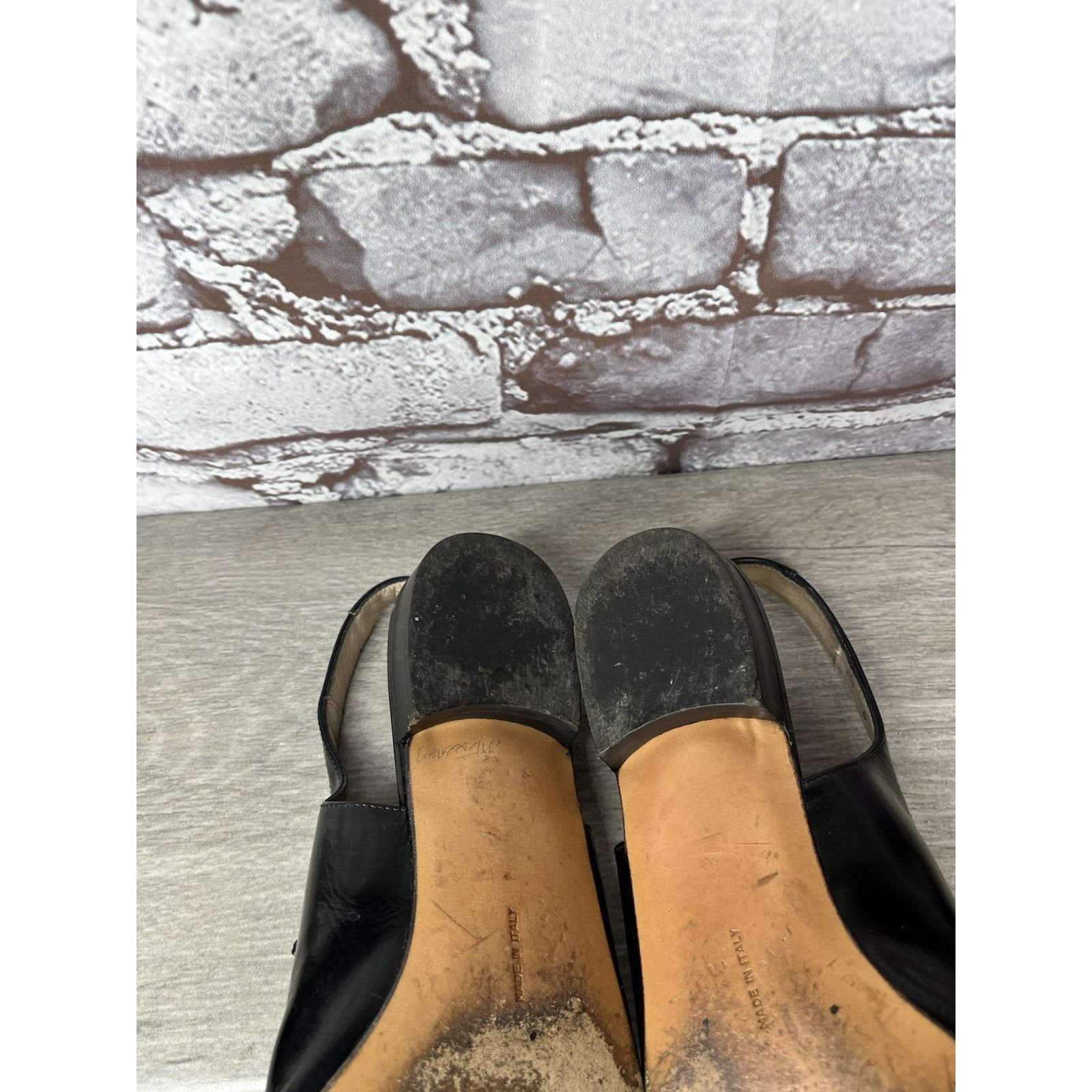 Salvatore Ferragamo Salvatore Ferragamo Boutique Black Patent Leather Pumps Shoe Size US 9 / IT 39 - 20 Thumbnail