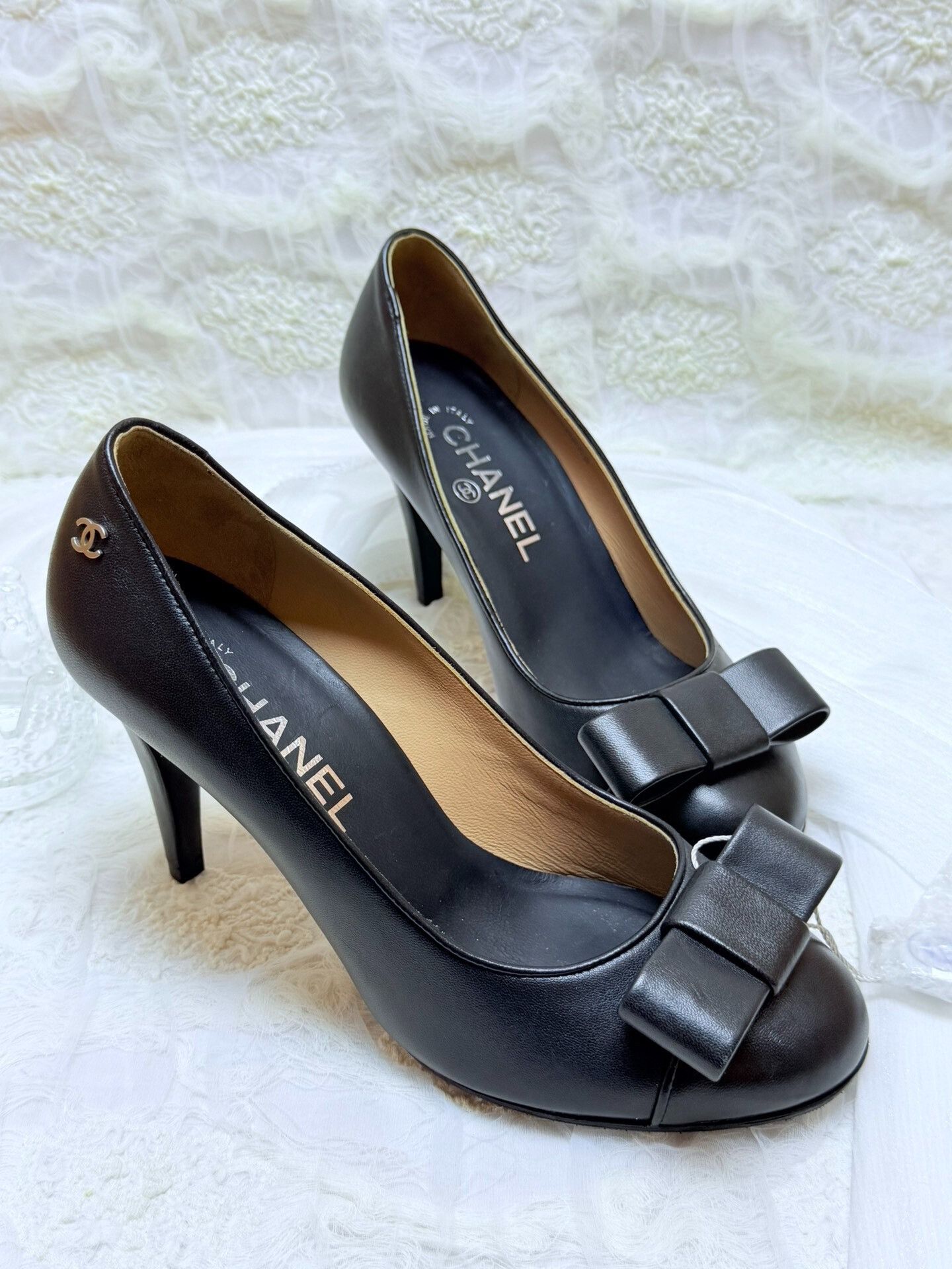 Chanel Chanel Retro Black Lowtop Sneakers us_6 Women Size US 6 / IT 36 - 1 Thumbnail