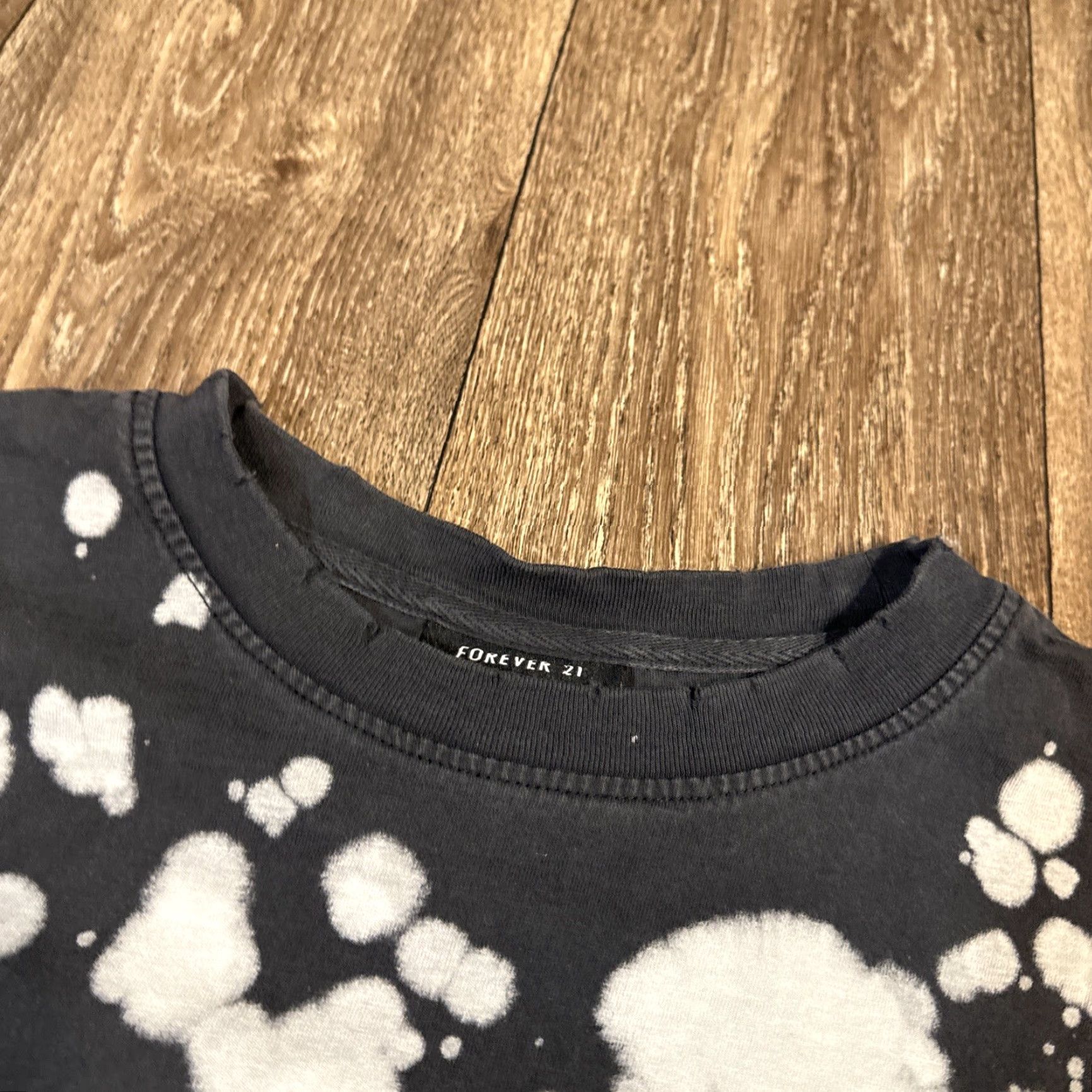 Forever 21 FOREVER 21 Tweety Bird Space Jam Black T-Shirt Medium Unisex Adults M Short Sleeve Shirt Size US M / EU 48-50 / 2 - 4 Thumbnail