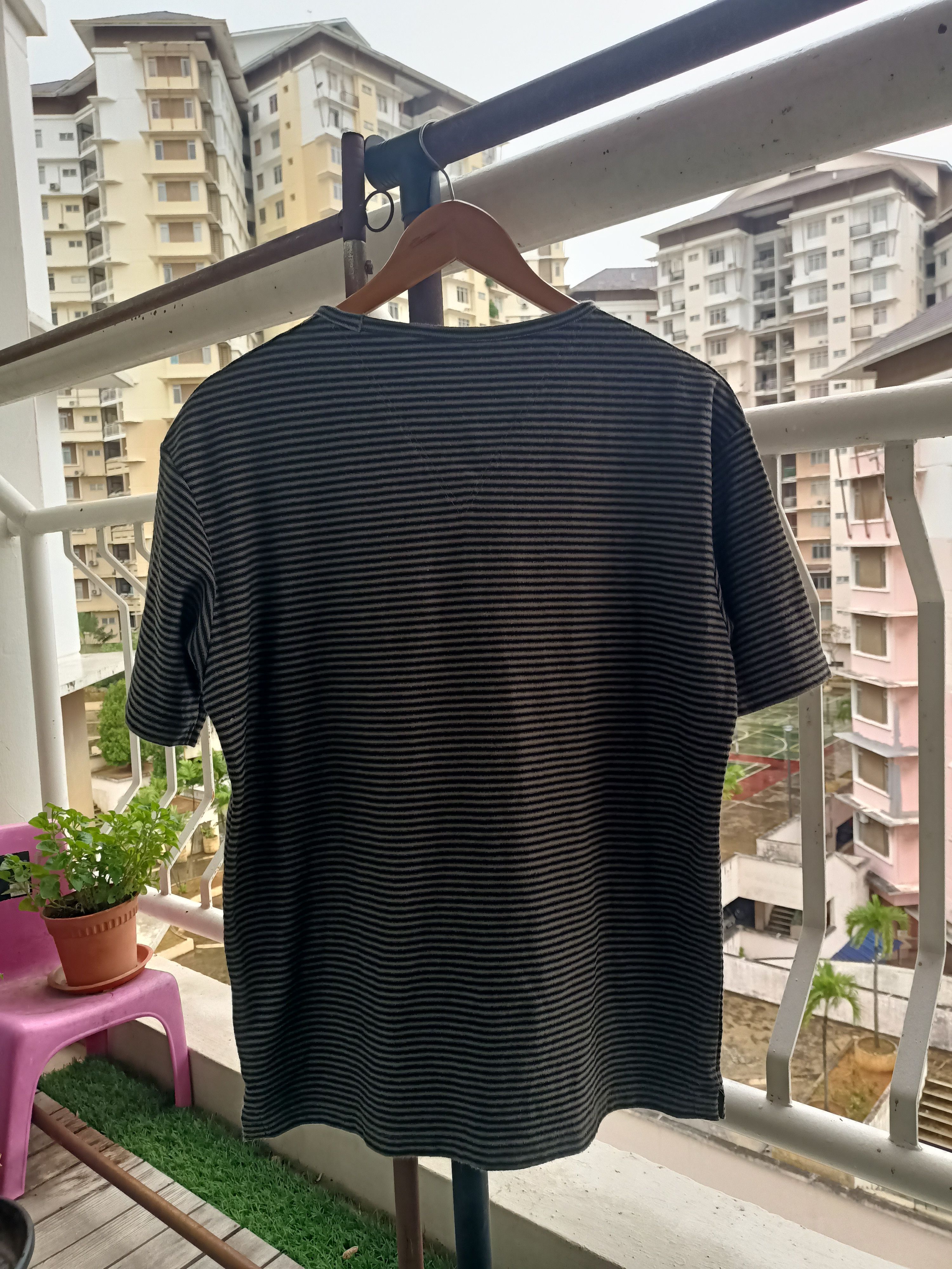 Christophe Lemaire Uniqlo and Lemaire pocket strip t-shirt Size US L / EU 52-54 / 3 - 2 Thumbnail
