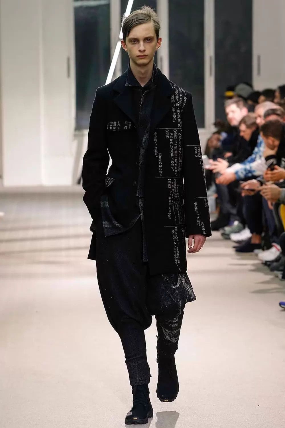 Yohji Yamamoto Yohji Yamamoto 19AW Diction Discharge Coat Sz 2-3 Size US M / EU 48-50 / 2 - 9 Thumbnail