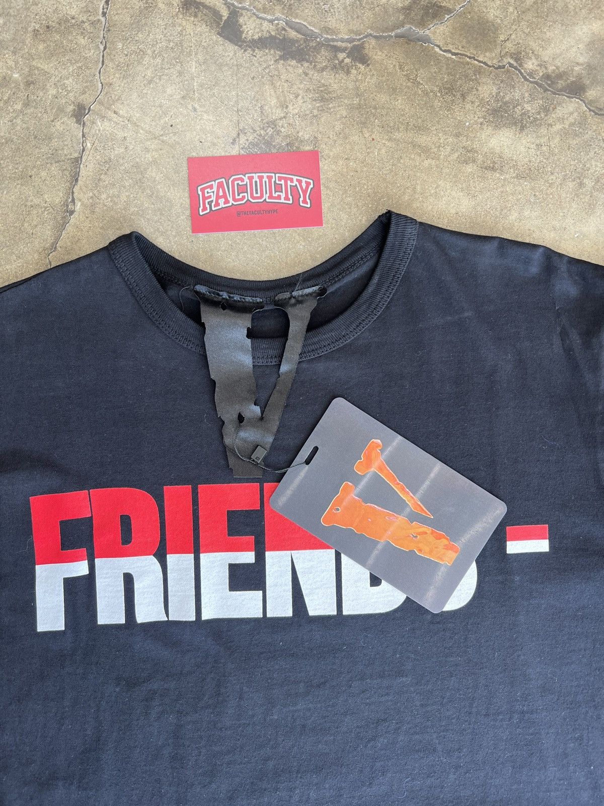 Vlone Vlone Friends Indonesia Tee Medium Size US M / EU 48-50 / 2 - 6 Thumbnail