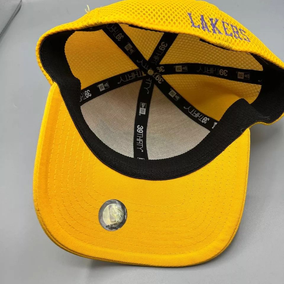 New Era LA Lakers Hat Men S-M 39Thirty New Era Stretch Fitted Cap Size ONE SIZE - 7 Thumbnail