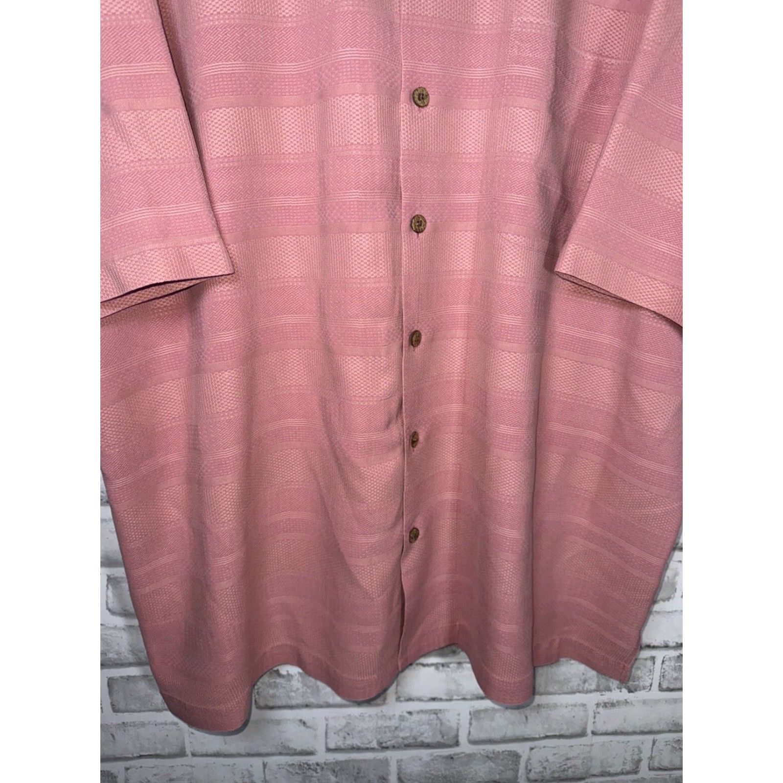 Tommy Bahama VINTAGE Tommy Bahama Shirt Hawaiian Silk 2XL Pink Men Short Sleeve Button-Up Jamaica Bahamas Size US XXL / EU 58 / 5 - 5 Thumbnail