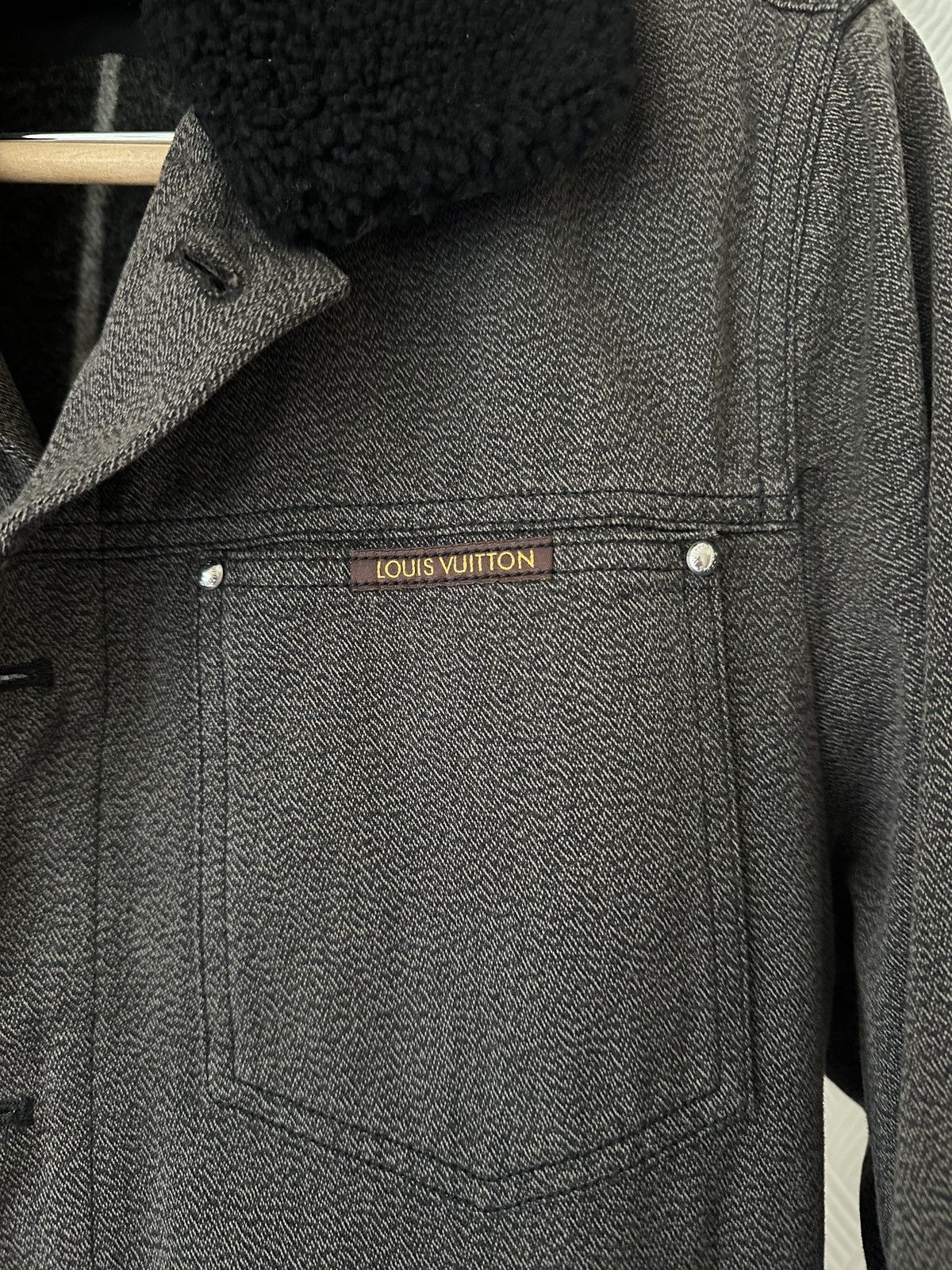 Louis Vuitton Authentic Louis Vuitton Denim Jacket with Shearling Collar Size US S / EU 44-46 / 1 - 2 Thumbnail