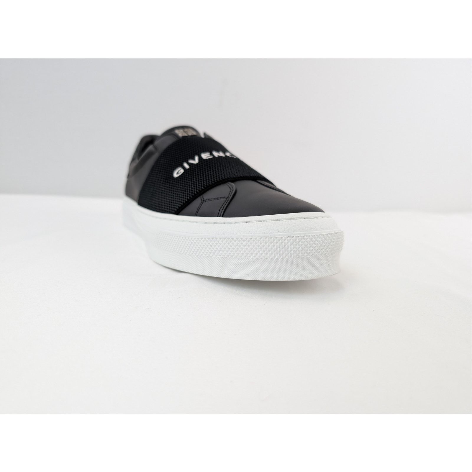 Givenchy o1rshd1 100% Calf Leather City Sport Sneakers in Black Size US 14 / EU 47 - 2 Thumbnail