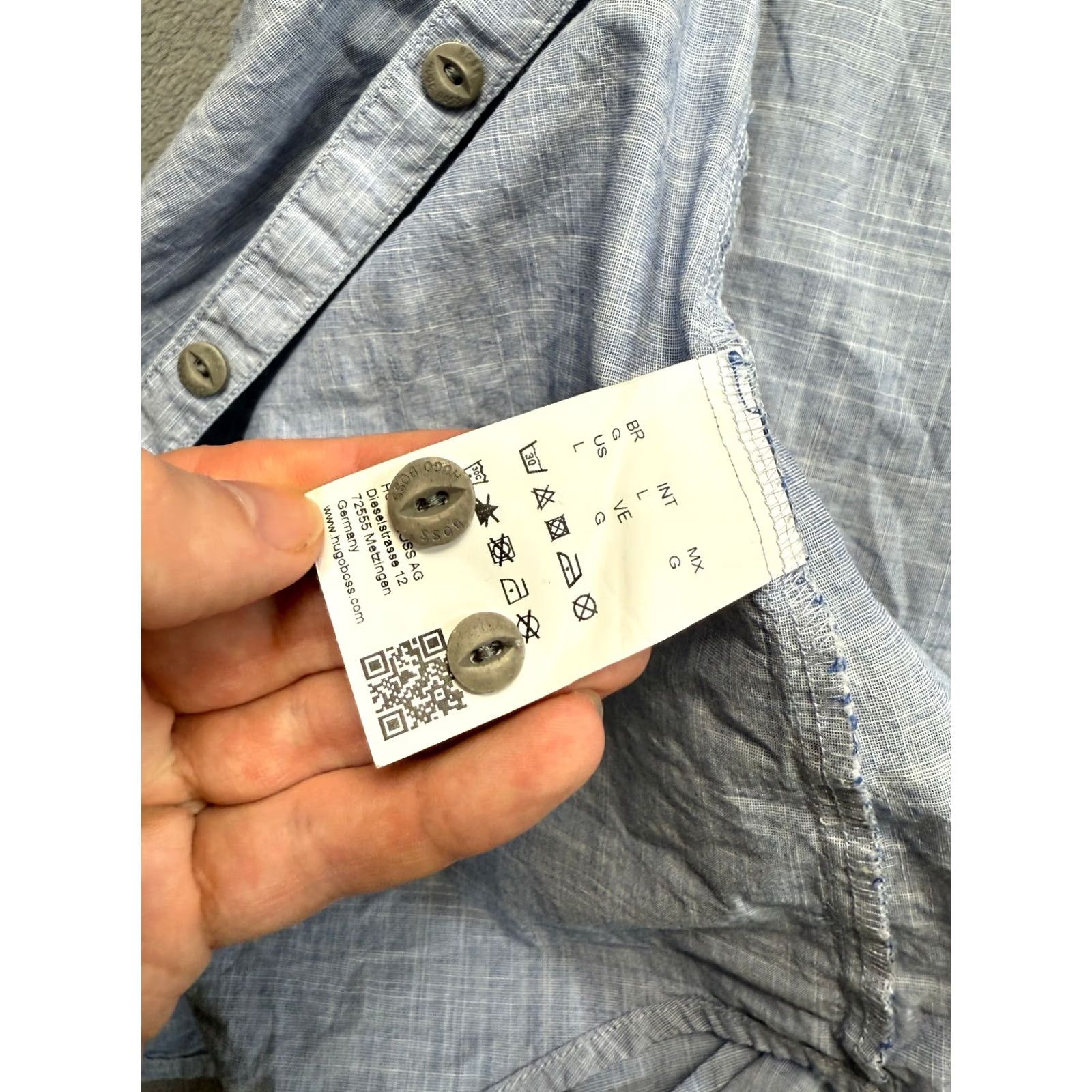 Hugo Boss Hugo Boss Blue button-up shirt Short Sleeve Mens L Size US L / EU 52-54 / 3 - 7 Thumbnail