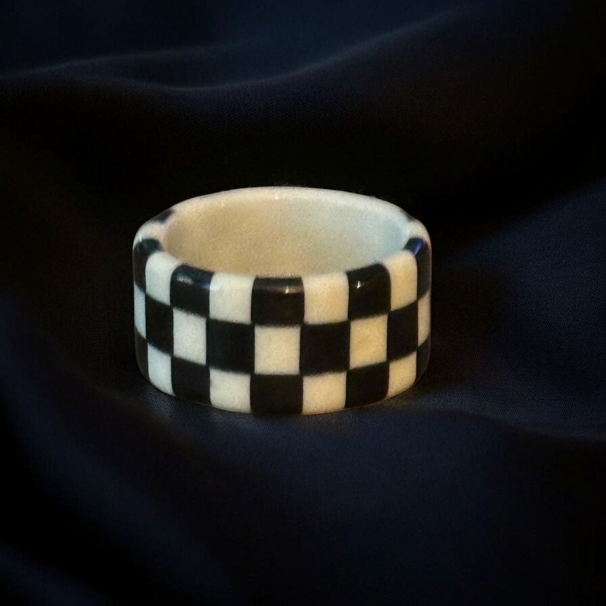 Vintage Vintage black and white checkered acrylic ring Size ONE SIZE - 1 Thumbnail