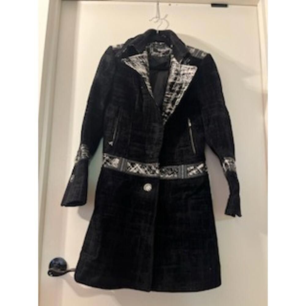 Designer Amulet Women's Black Velvet Plaid Long Coat Size M Size M / US 6-8 / IT 42-44 - 1 Thumbnail
