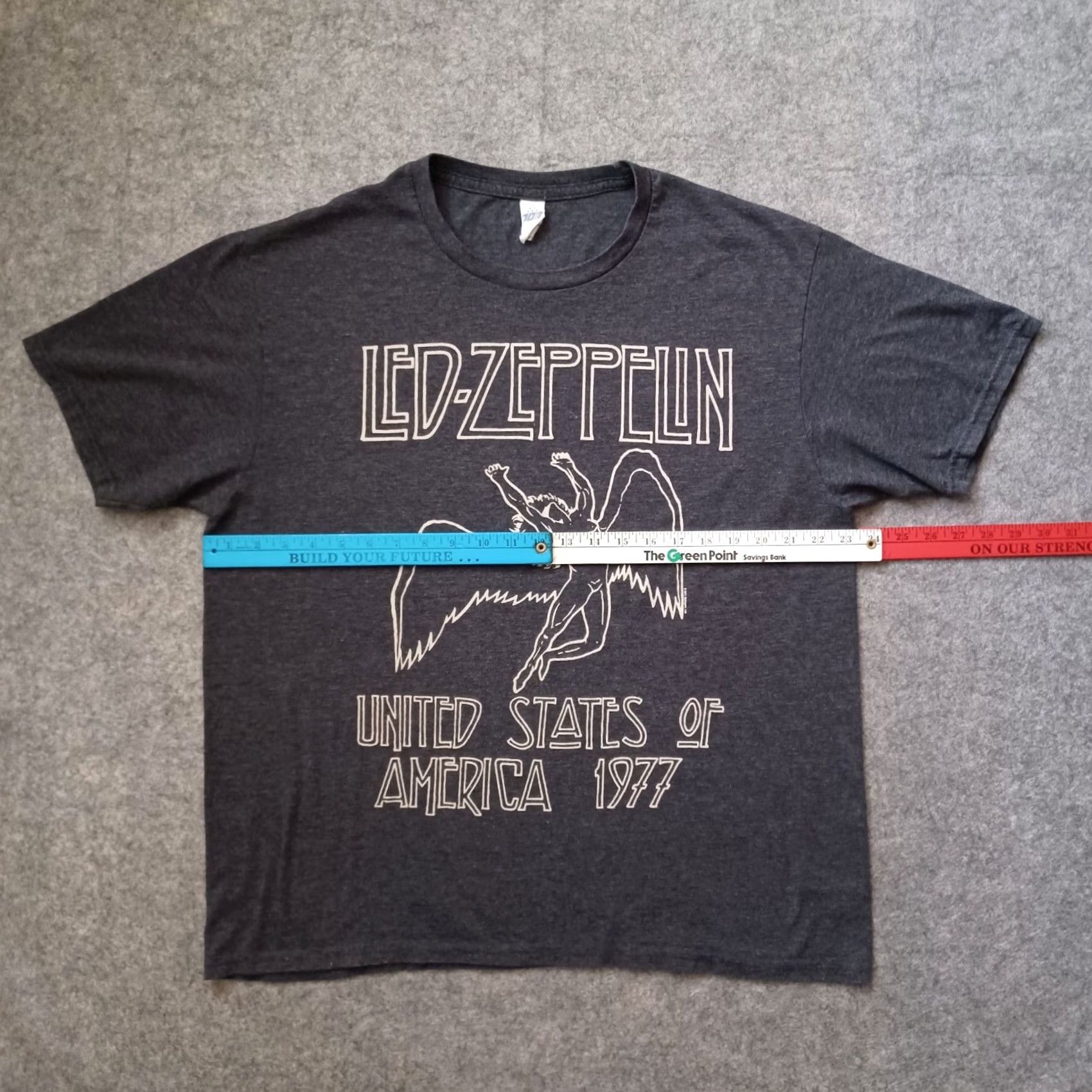 Vintage Led Zeppelin T Shirt Mens XL Gray Rock 2011 United States of America 1977 Graphic Print Crew Neck Short Sleeve Cotton Polyester 707 Mens T-Shirt Size US XL / EU 56 / 4 - 4 Thumbnail