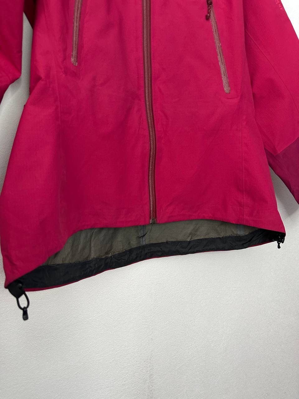 Arc'teryx Arc’teryx Gore-Tex Pro Beta AR Women’s Hooded Jacket Pink Size L / US 10 / IT 46 - 10 Thumbnail