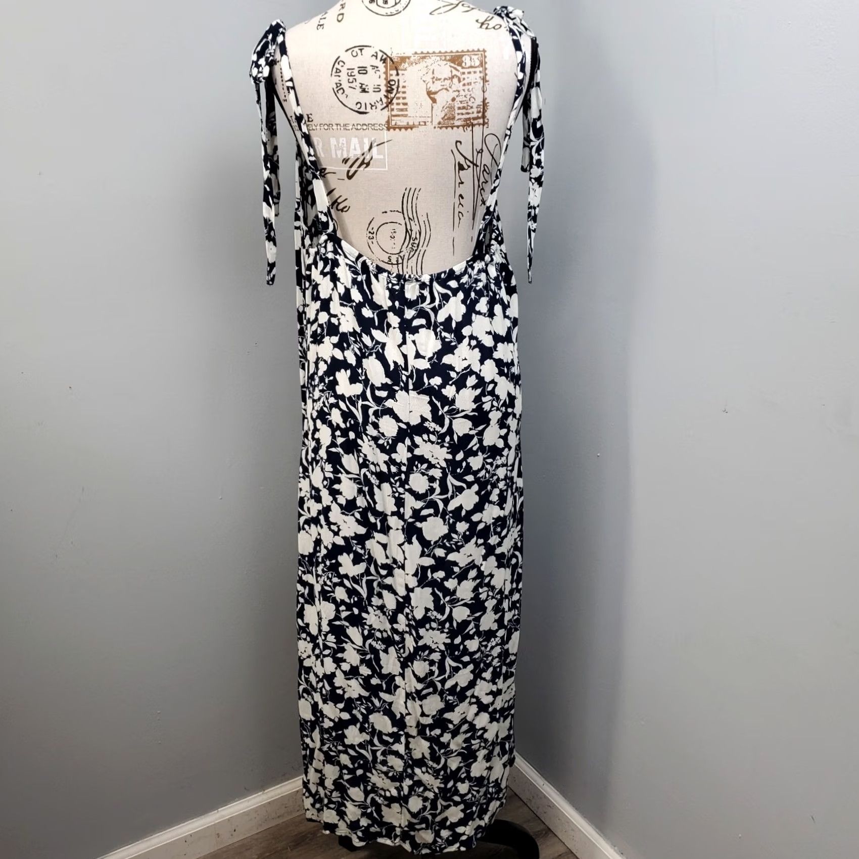 Vintage Free Assembly Maxi Dress Womens Size XL Navy White Floral Tie Straps Backless Sleeveless 50" Length Size XL / US 12-14 / IT 48-50 - 2 Thumbnail
